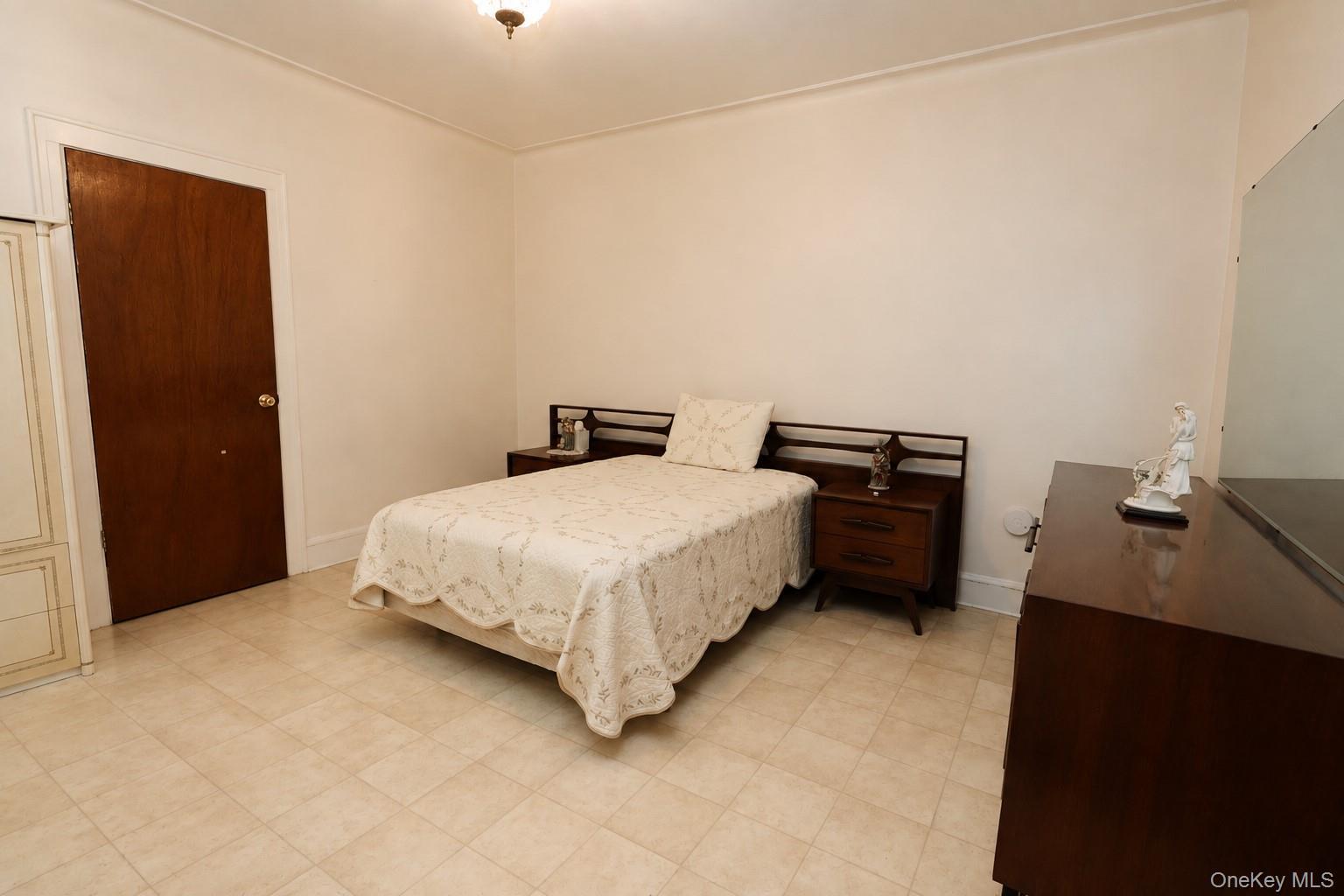 Single Family 111th Avenue  Queens, NY 11420, MLS-1047797-9