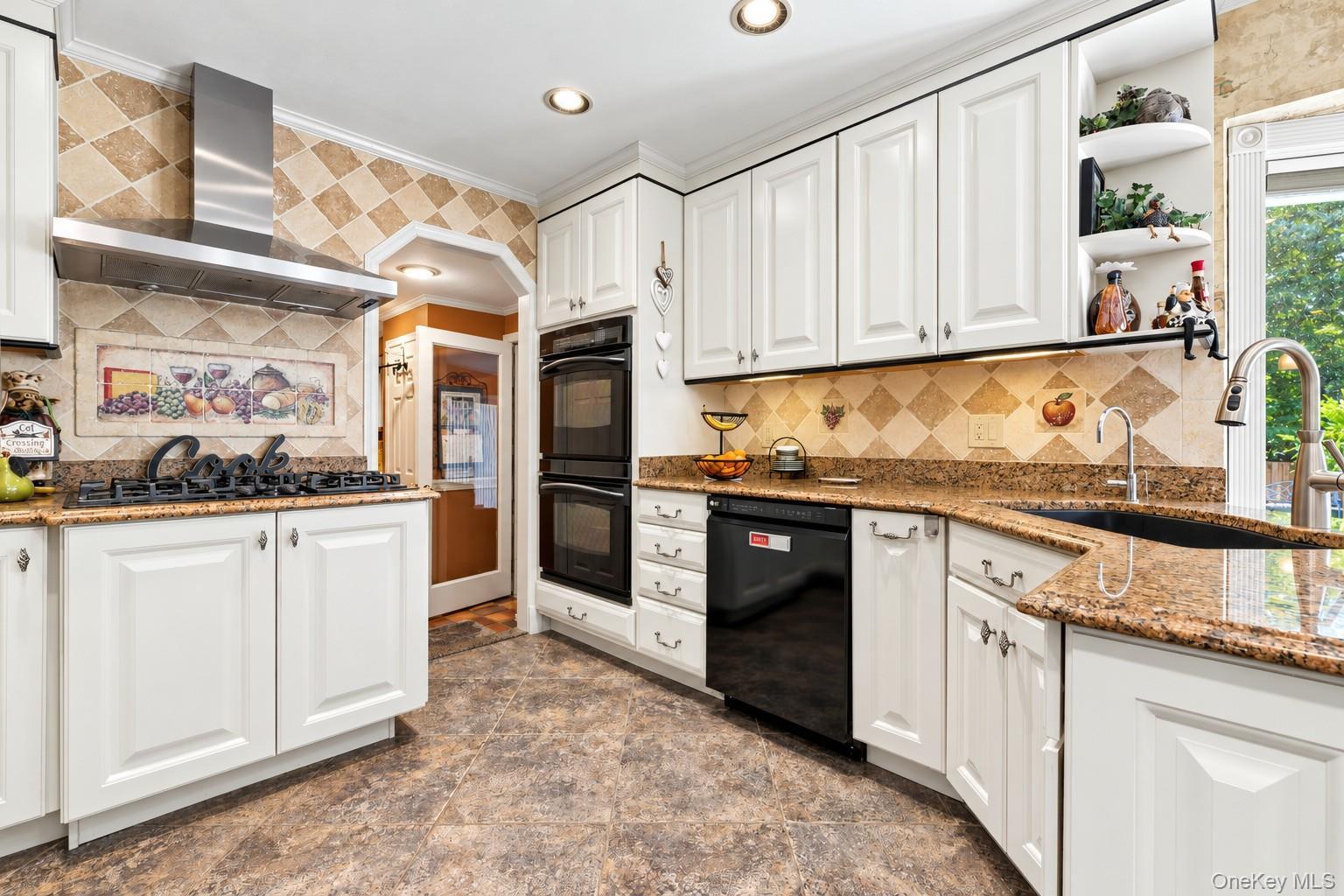 Single Family Glenridge Avenue  Suffolk County, NY 11790, MLS-1047831-12