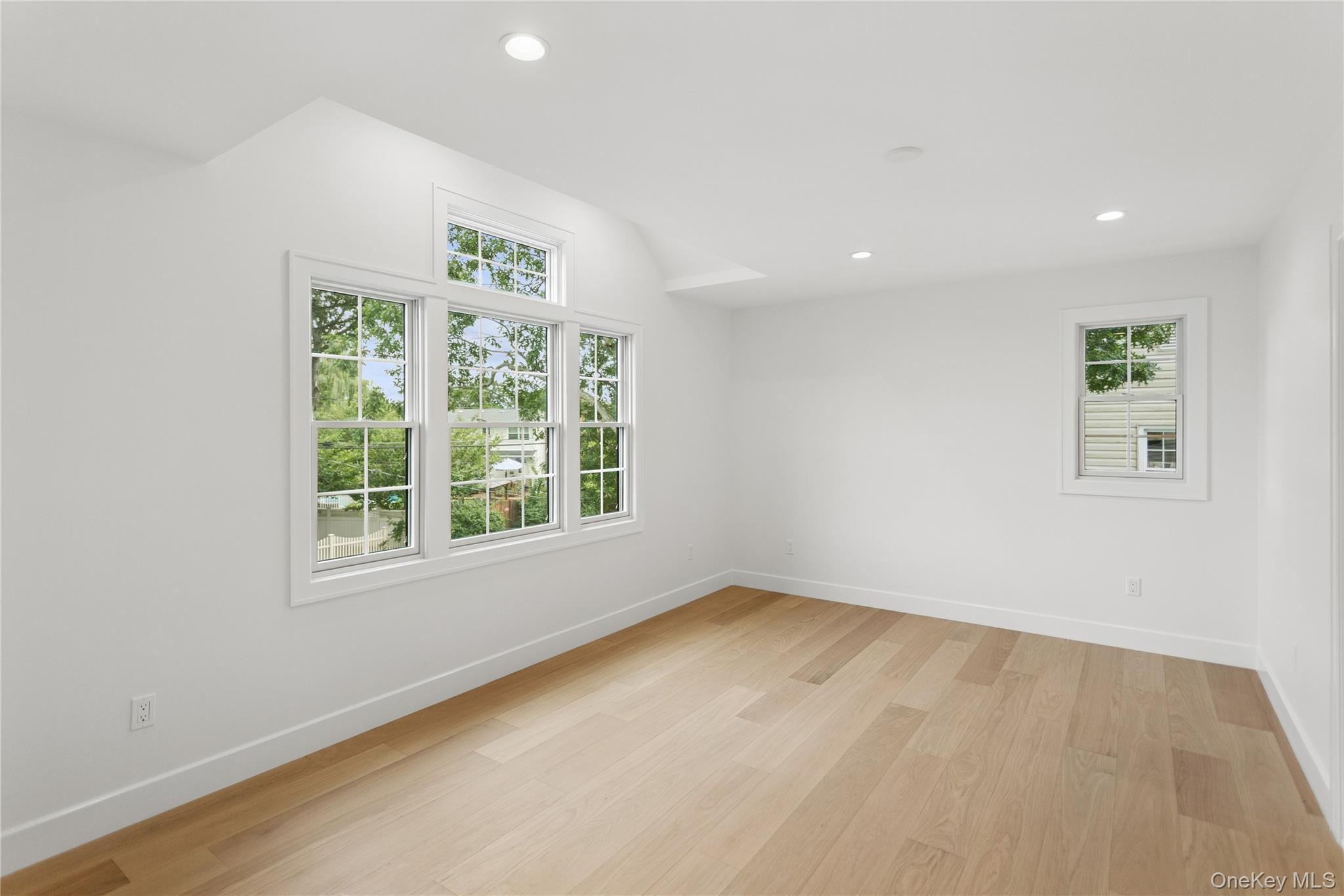 Single Family Dewey Avenue Nassau County, NY 11710, MLS-1047839-28