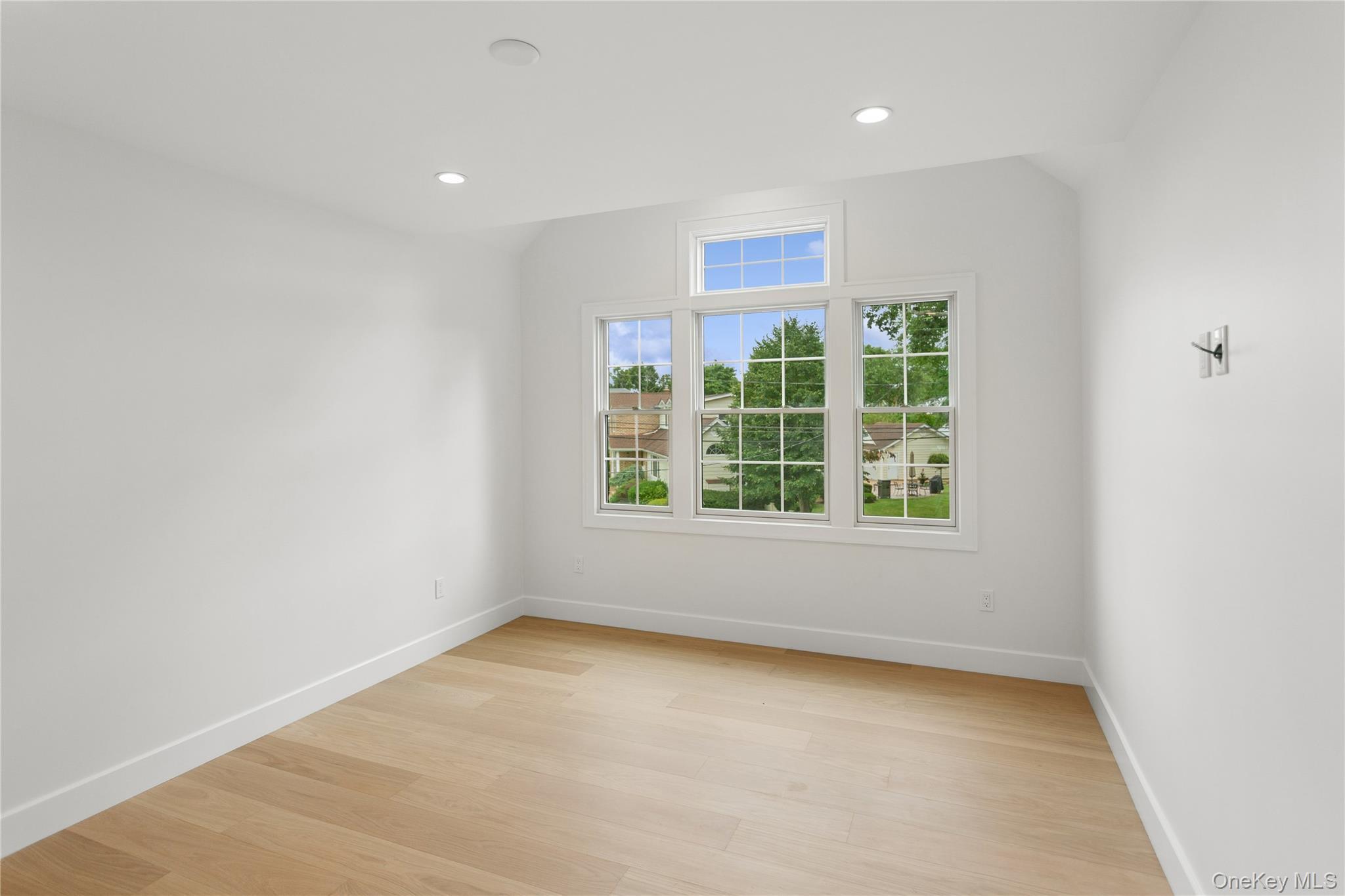 Single Family Dewey Avenue Nassau County, NY 11710, MLS-1047839-30