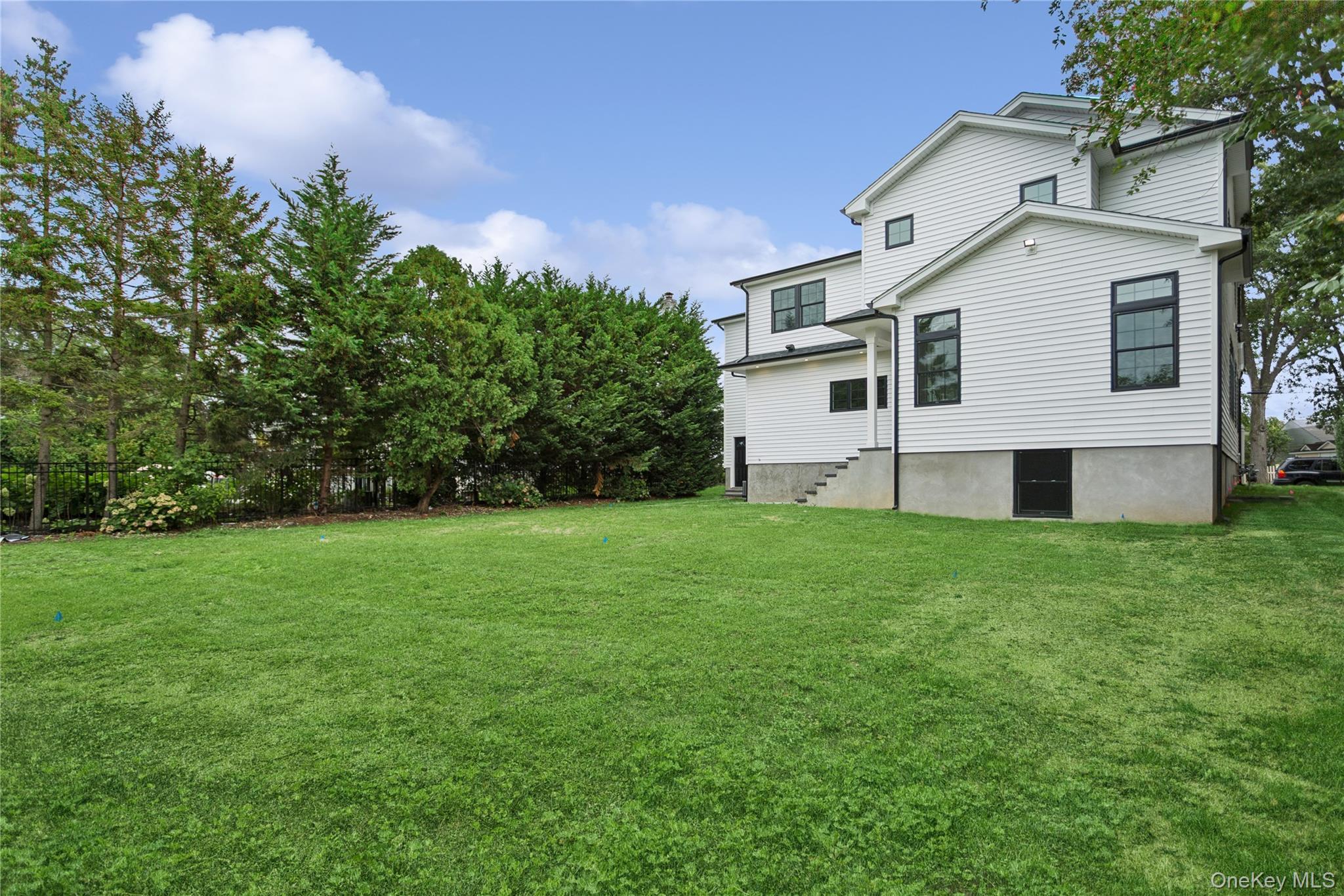Single Family Dewey Avenue Nassau County, NY 11710, MLS-1047839-4
