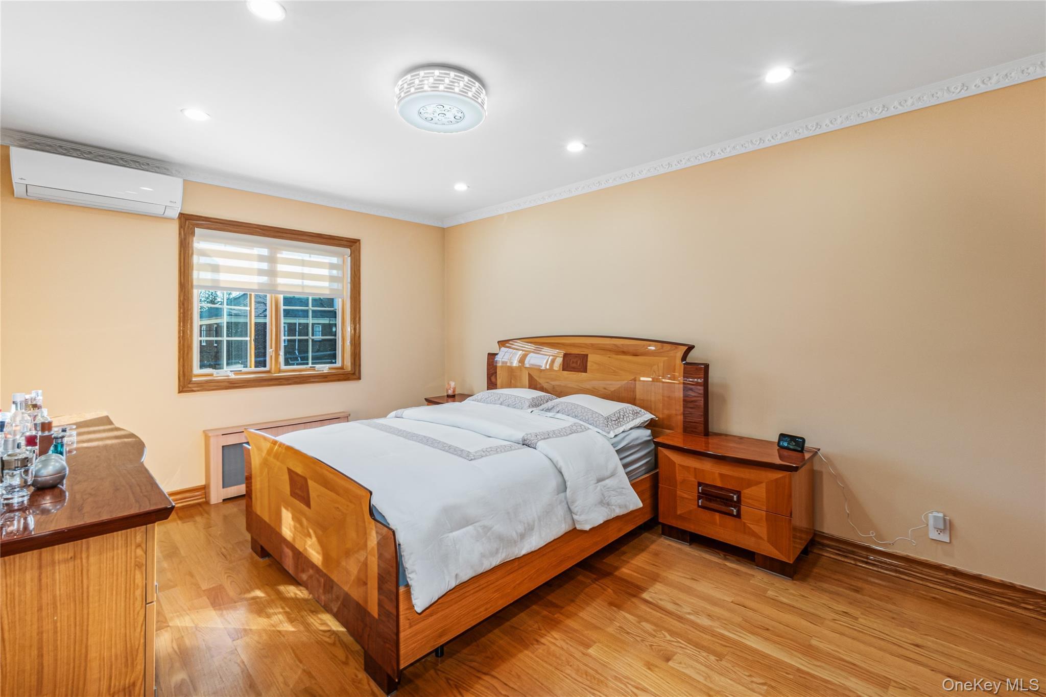 Single Family 70th Road Queens, NY 11367, MLS-1047841-10