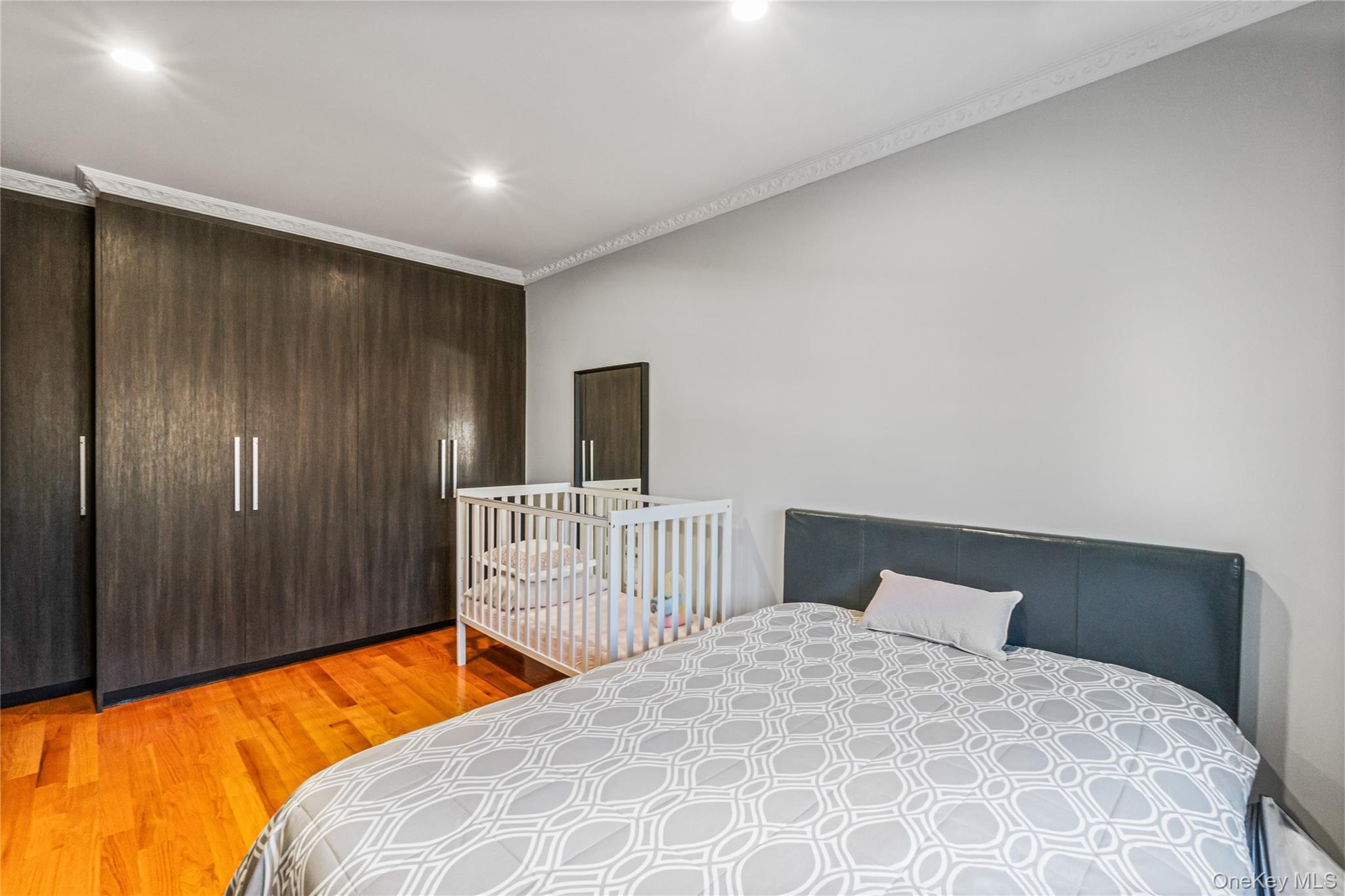 Single Family 70th Road Queens, NY 11367, MLS-1047841-14