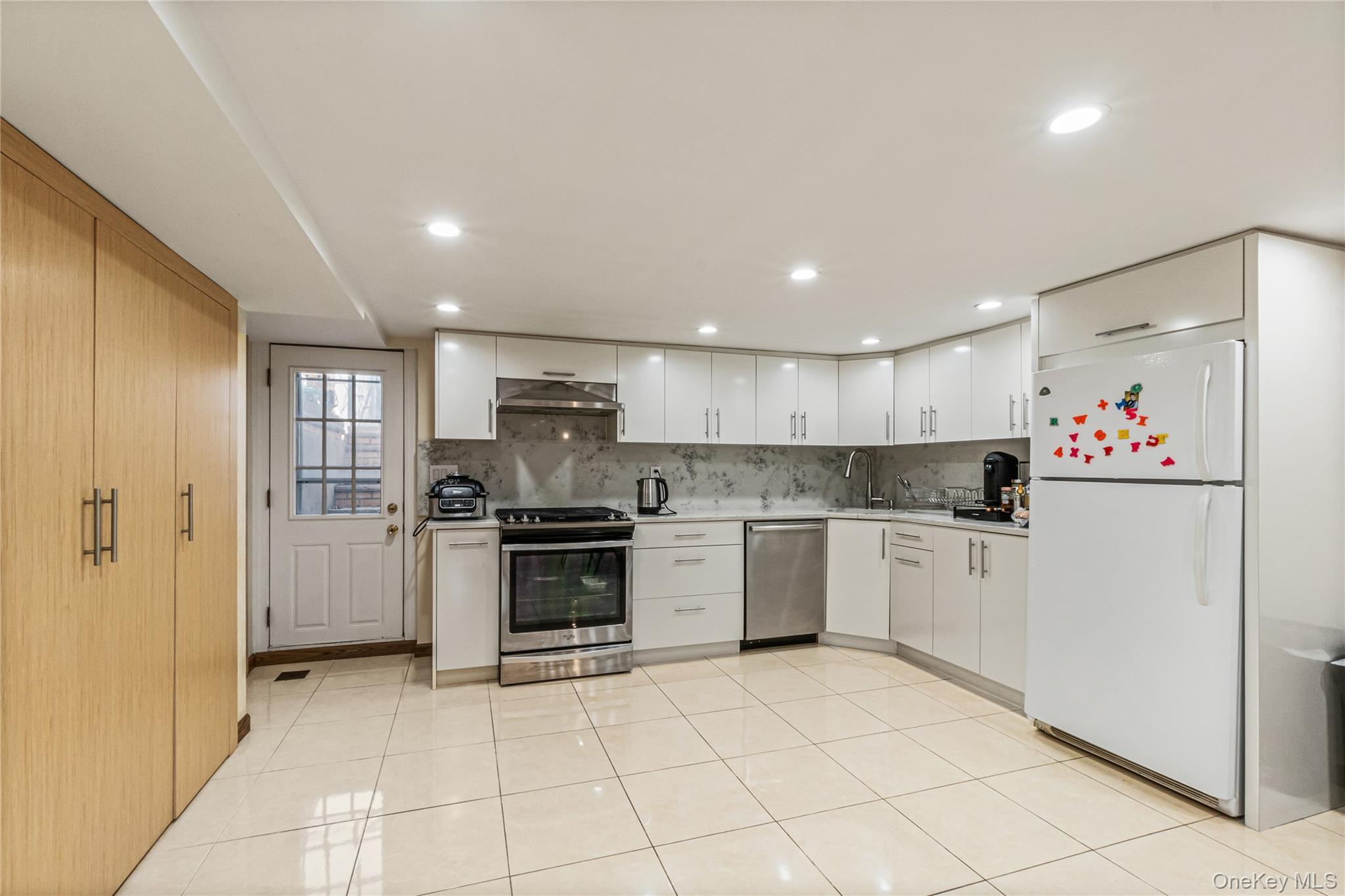 Single Family 70th Road Queens, NY 11367, MLS-1047841-18