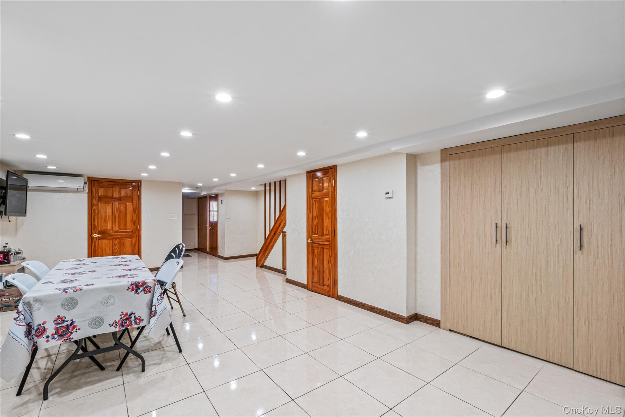 Single Family 70th Road Queens, NY 11367, MLS-1047841-19