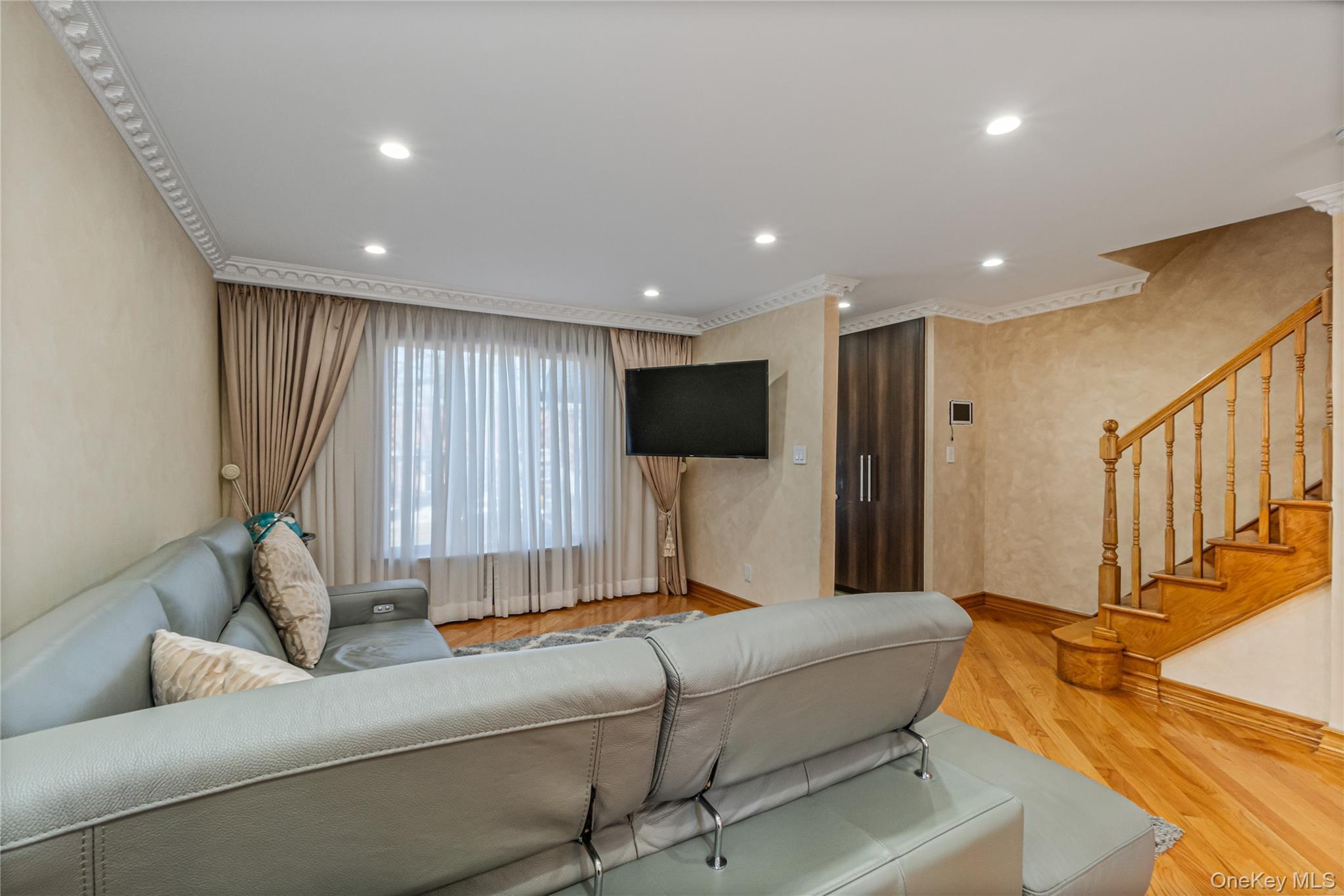 Single Family 70th Road Queens, NY 11367, MLS-1047841-4