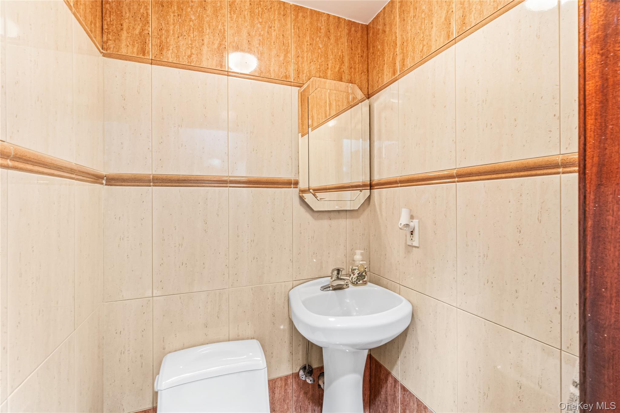 Single Family 70th Road Queens, NY 11367, MLS-1047841-9