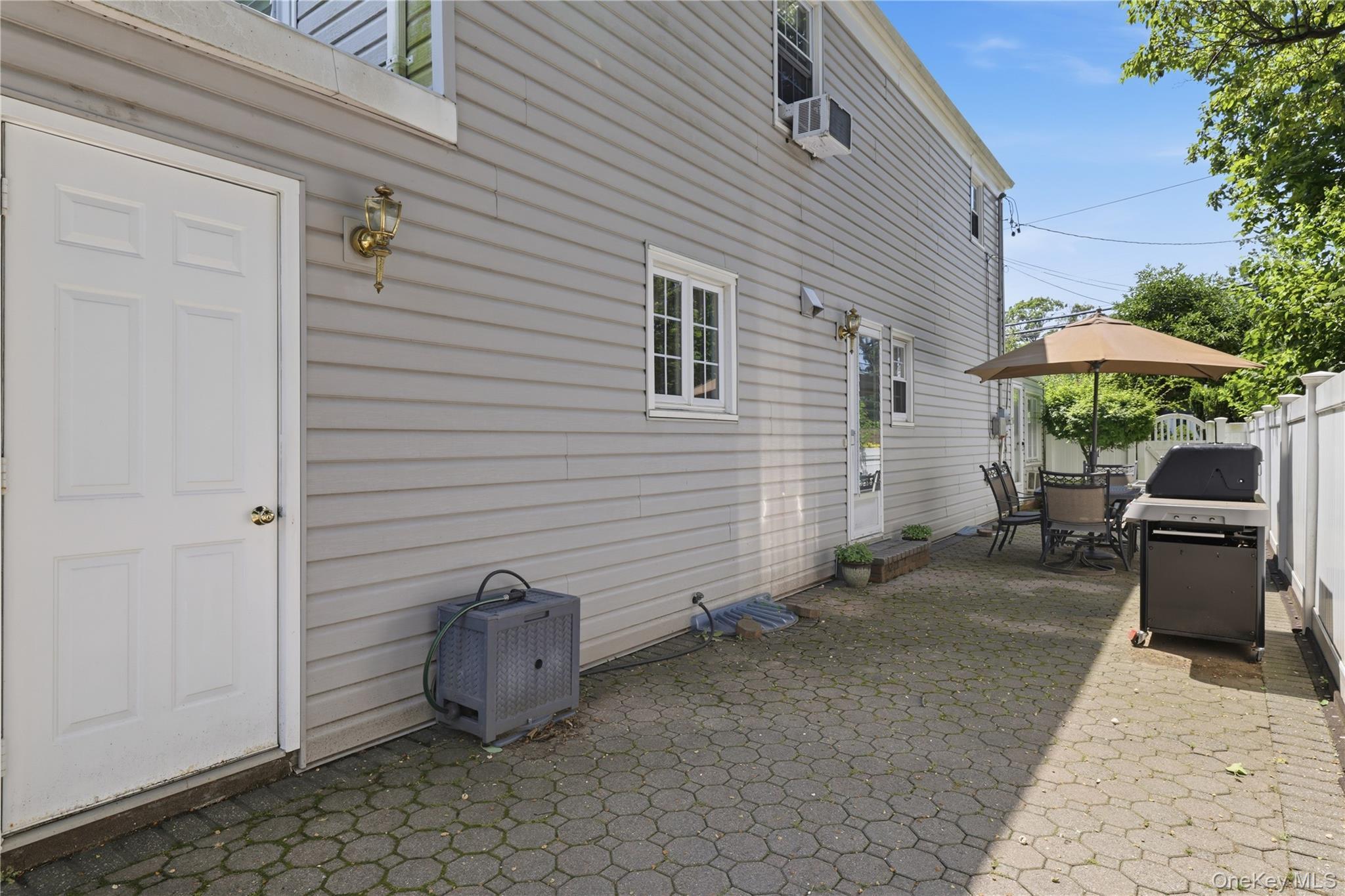 Single Family Beech Court Nassau County, NY 11565, MLS-1047866-3