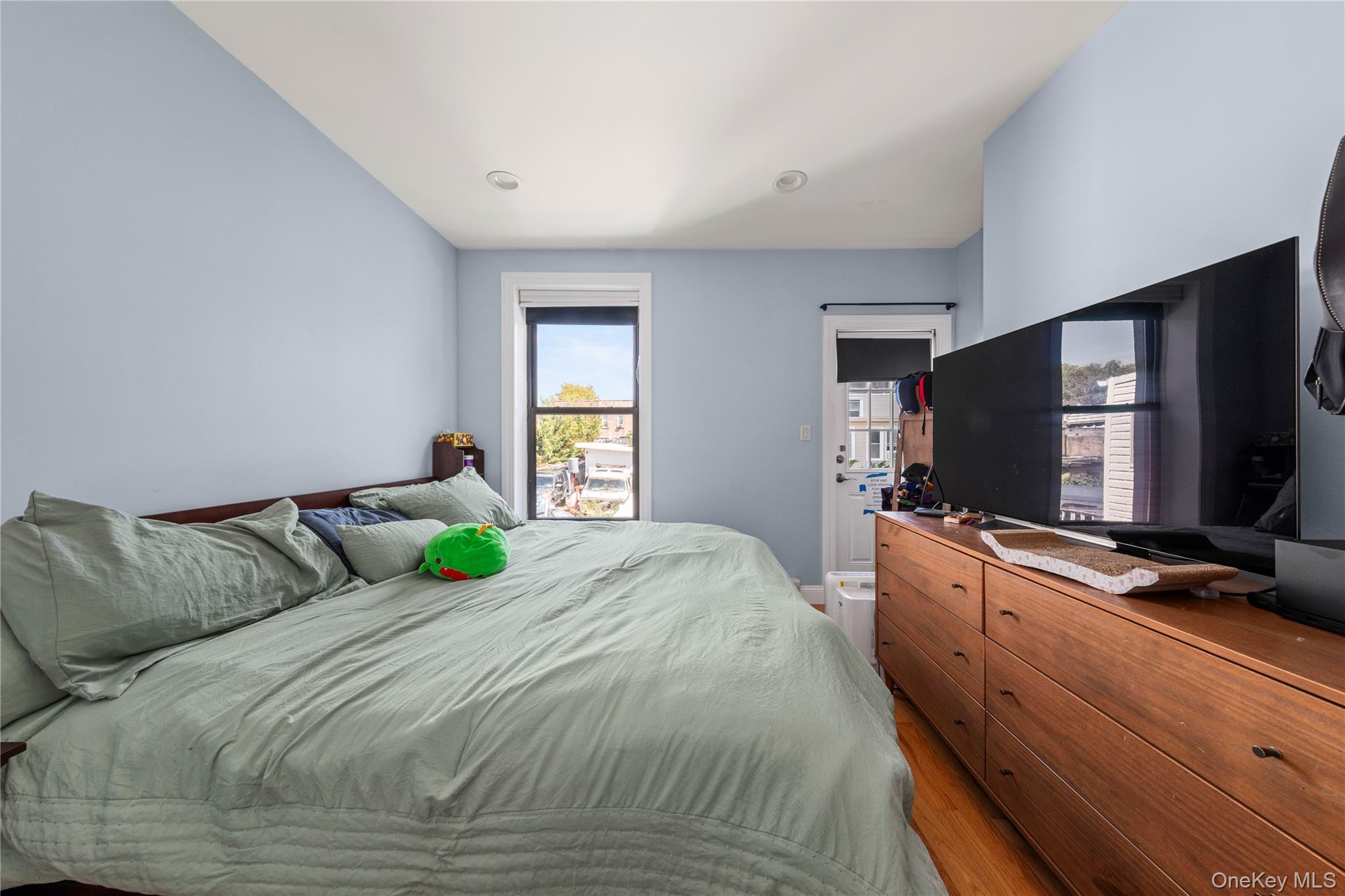 Single Family 30th Drive  Queens, NY 11102, MLS-1047874-8