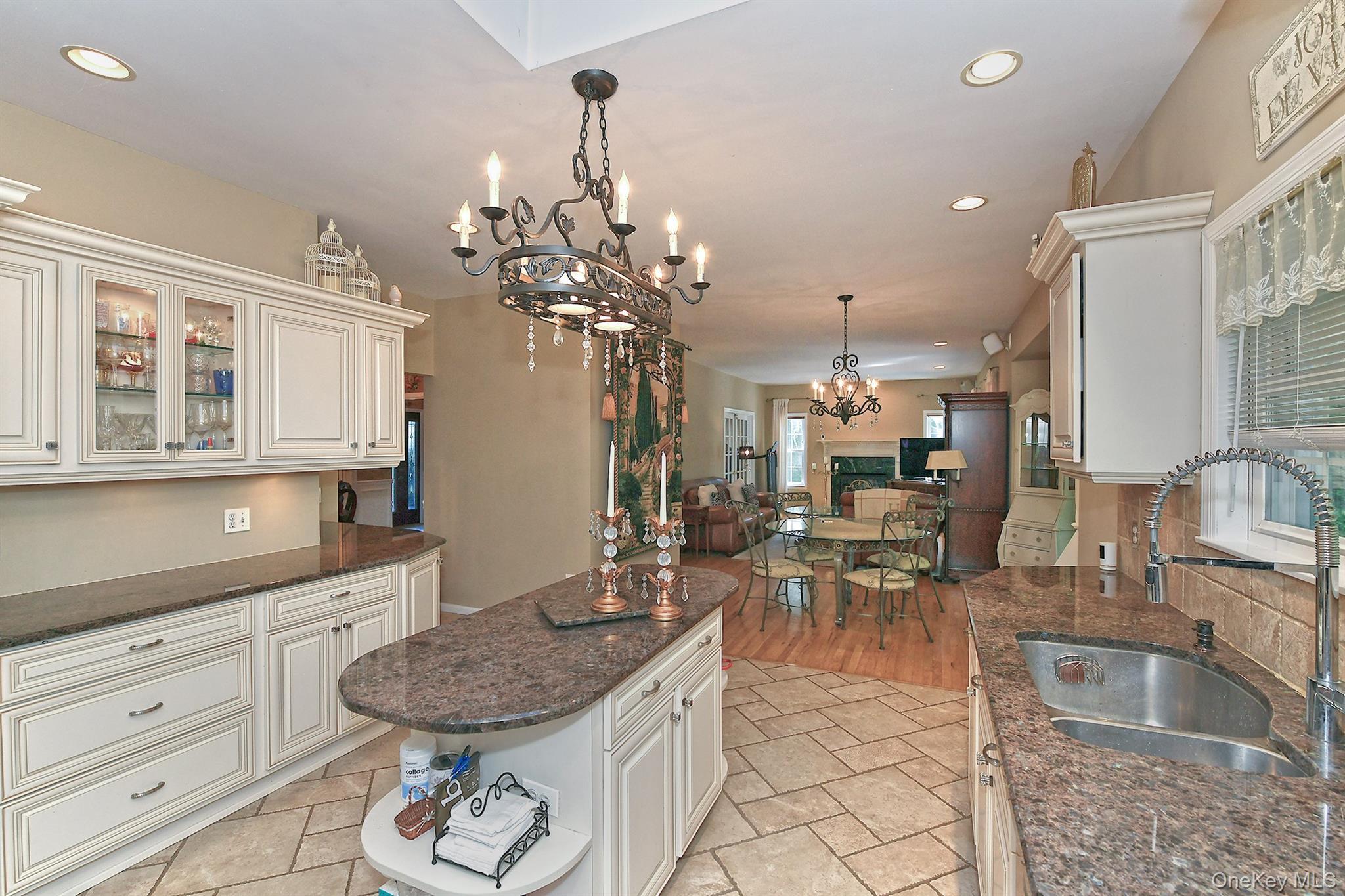 Single Family Ona Avenue Suffolk County, NY 11746, MLS-1047921-11