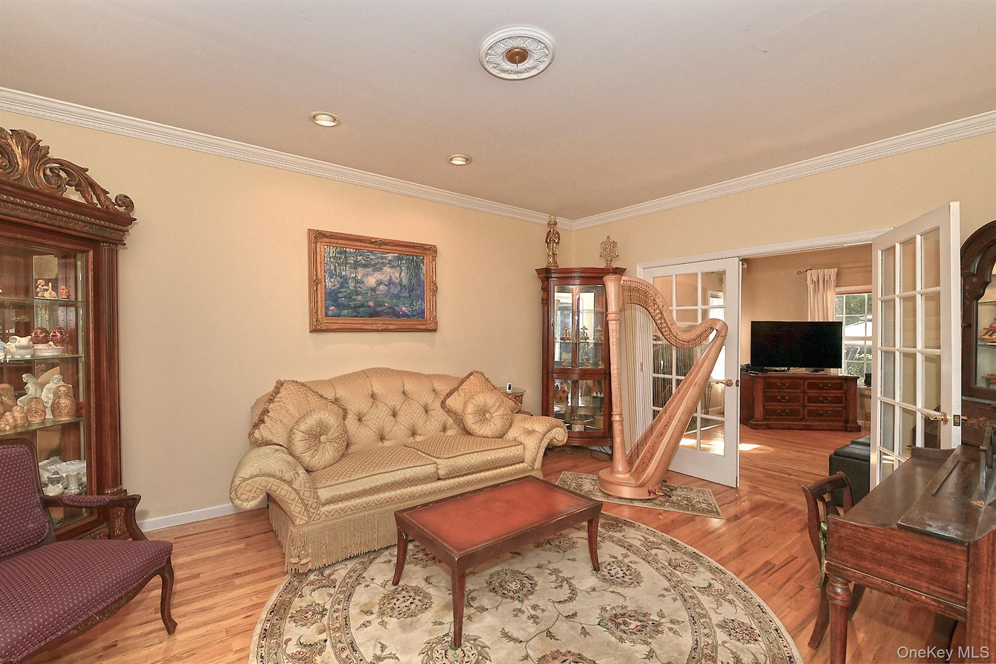 Single Family Ona Avenue Suffolk County, NY 11746, MLS-1047921-15