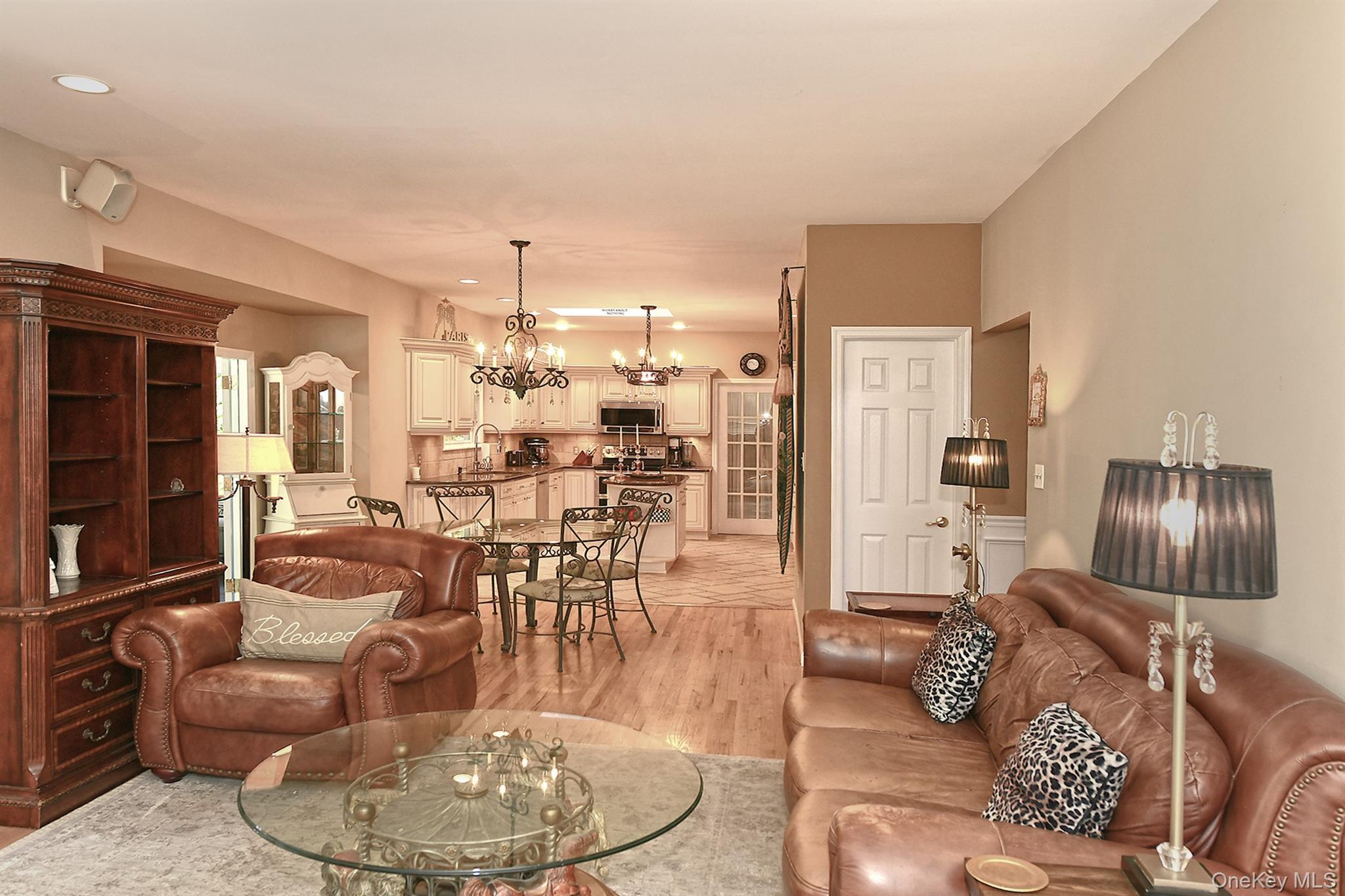 Single Family Ona Avenue Suffolk County, NY 11746, MLS-1047921-18
