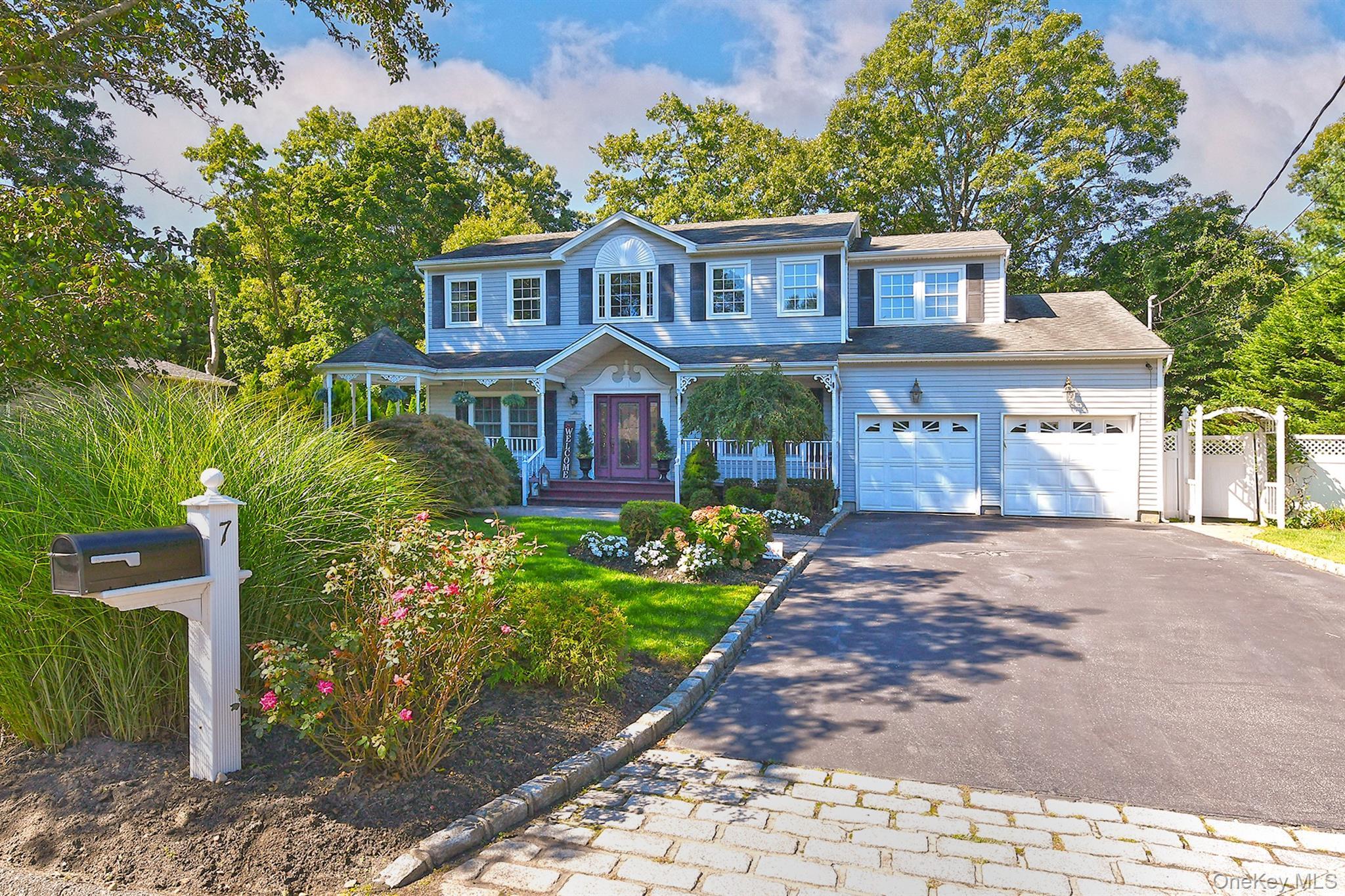 Single Family Ona Avenue Suffolk County, NY 11746, MLS-1047921-2