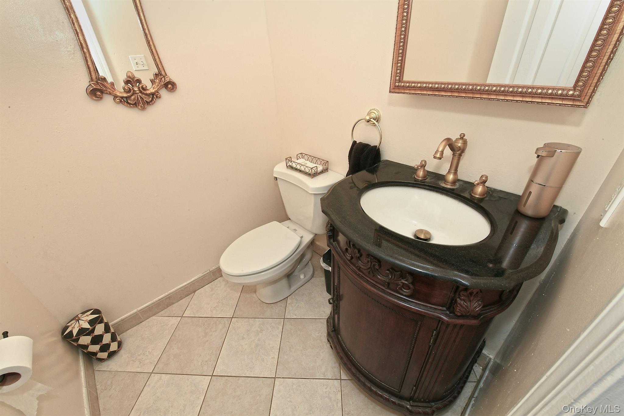Single Family Ona Avenue Suffolk County, NY 11746, MLS-1047921-20
