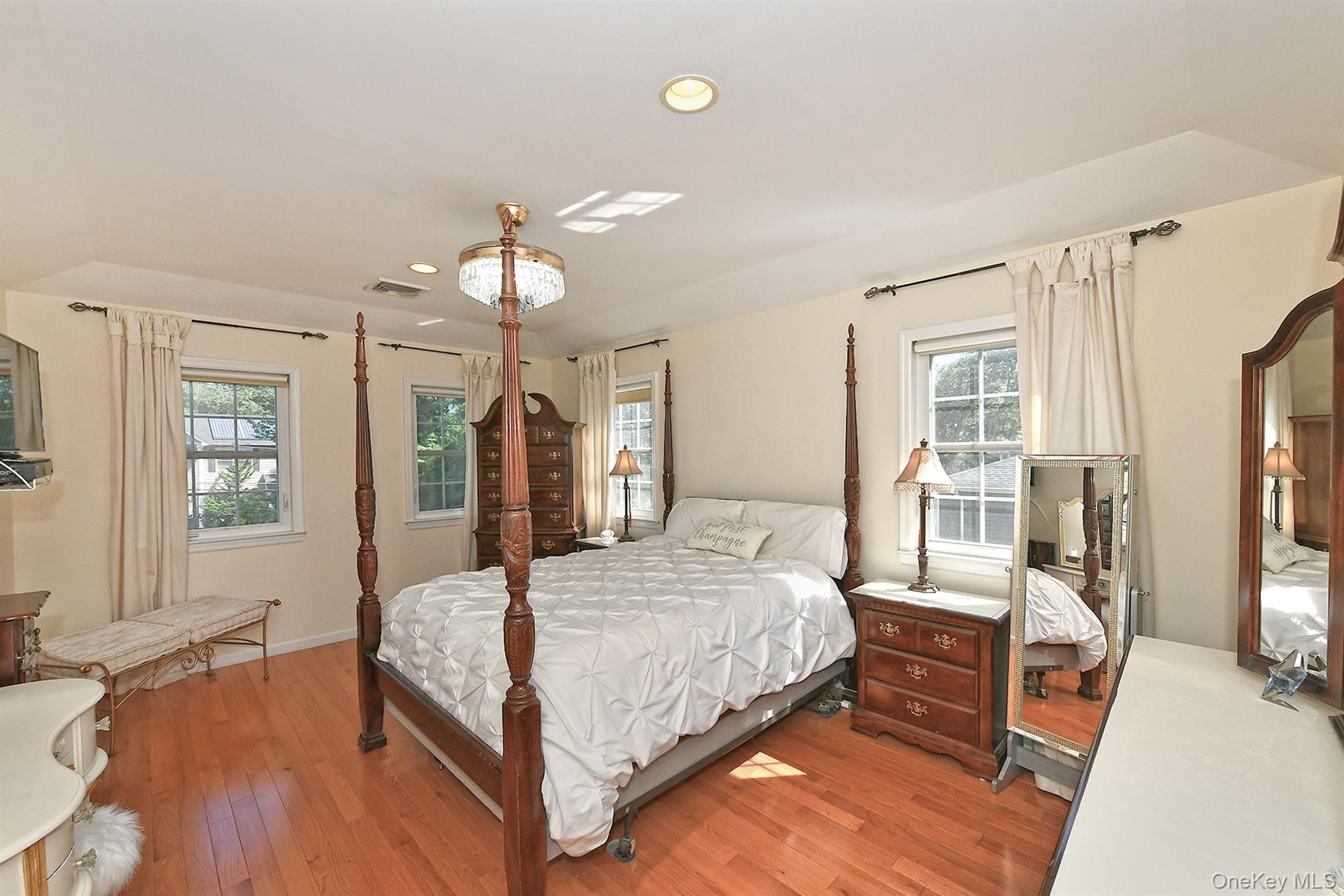Single Family Ona Avenue Suffolk County, NY 11746, MLS-1047921-22
