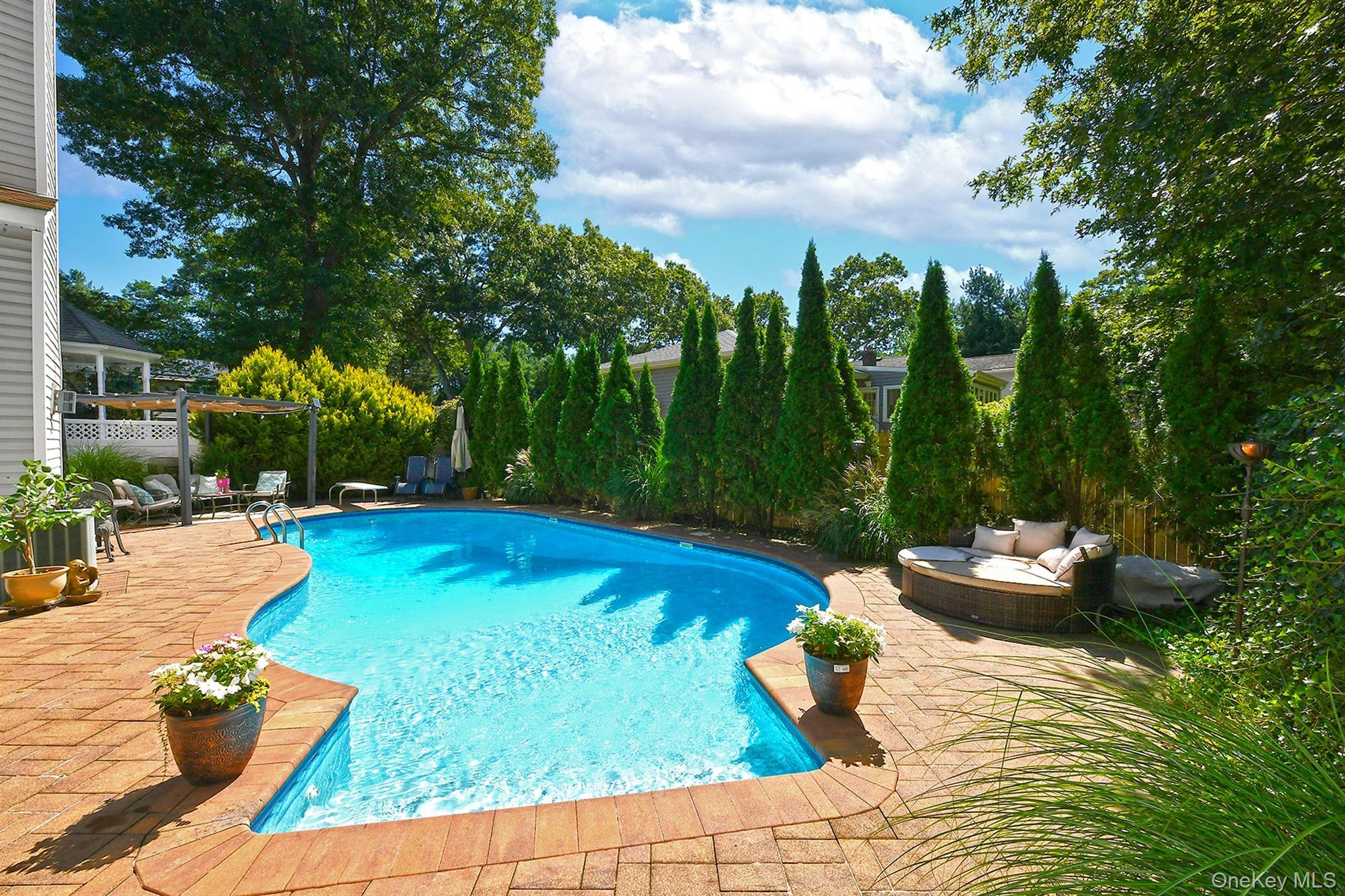Single Family Ona Avenue Suffolk County, NY 11746, MLS-1047921-35