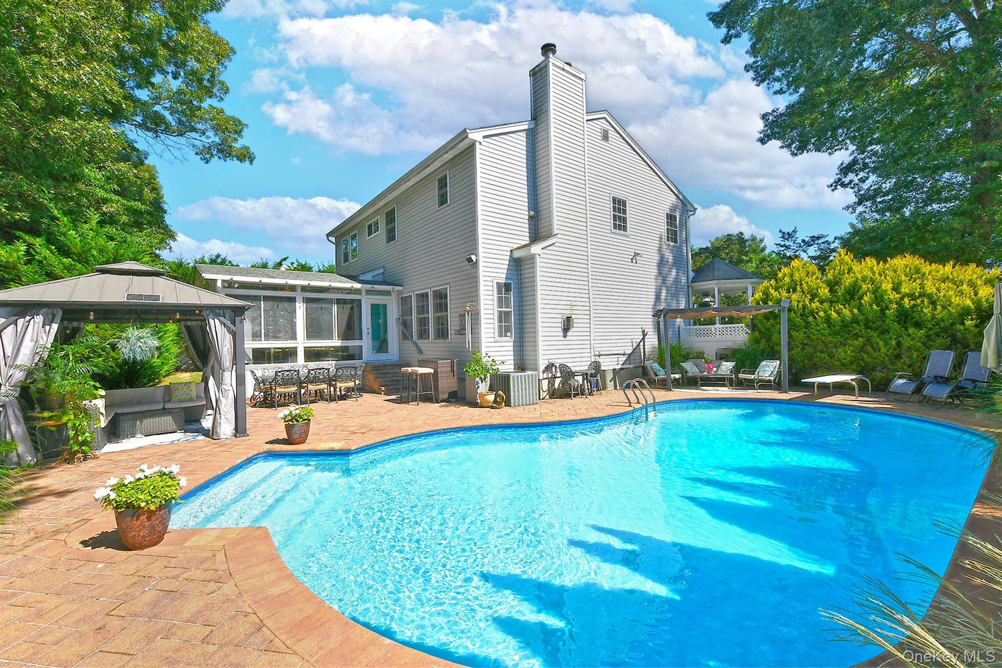 Single Family Ona Avenue Suffolk County, NY 11746, MLS-1047921-36