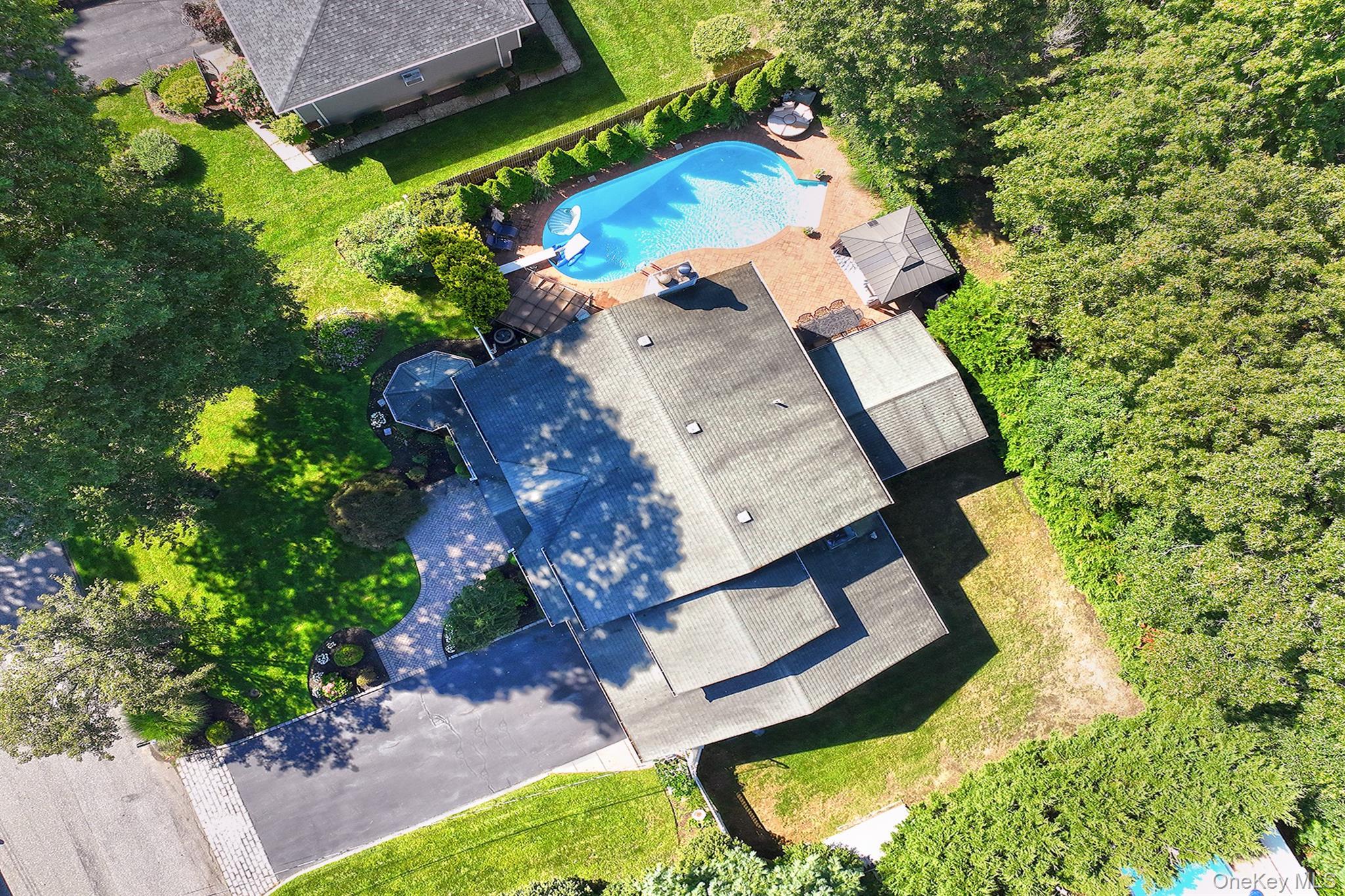 Single Family Ona Avenue Suffolk County, NY 11746, MLS-1047921-39