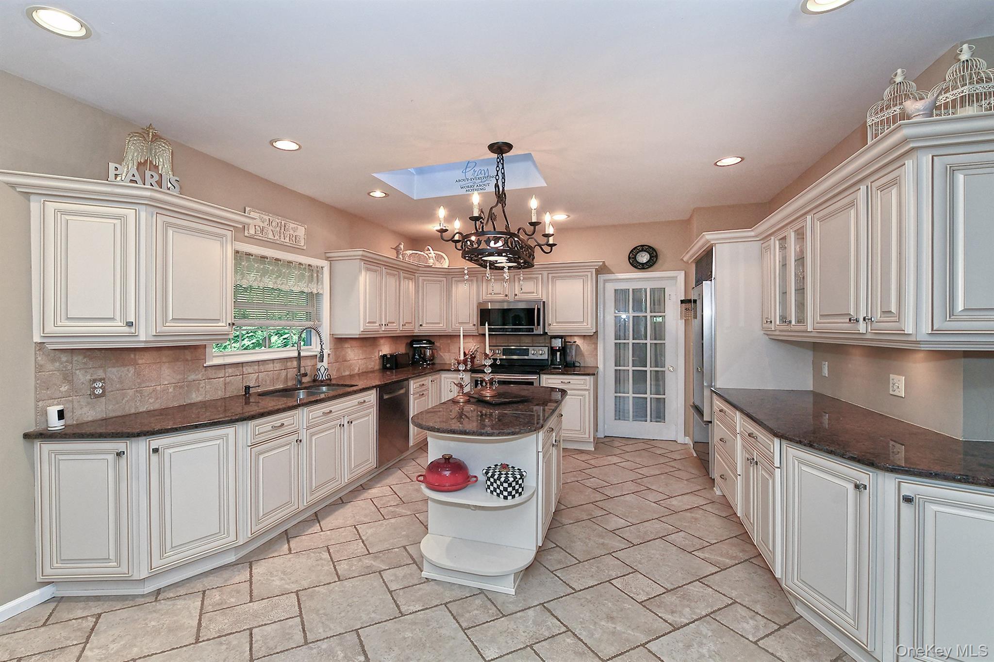 Single Family Ona Avenue Suffolk County, NY 11746, MLS-1047921-9