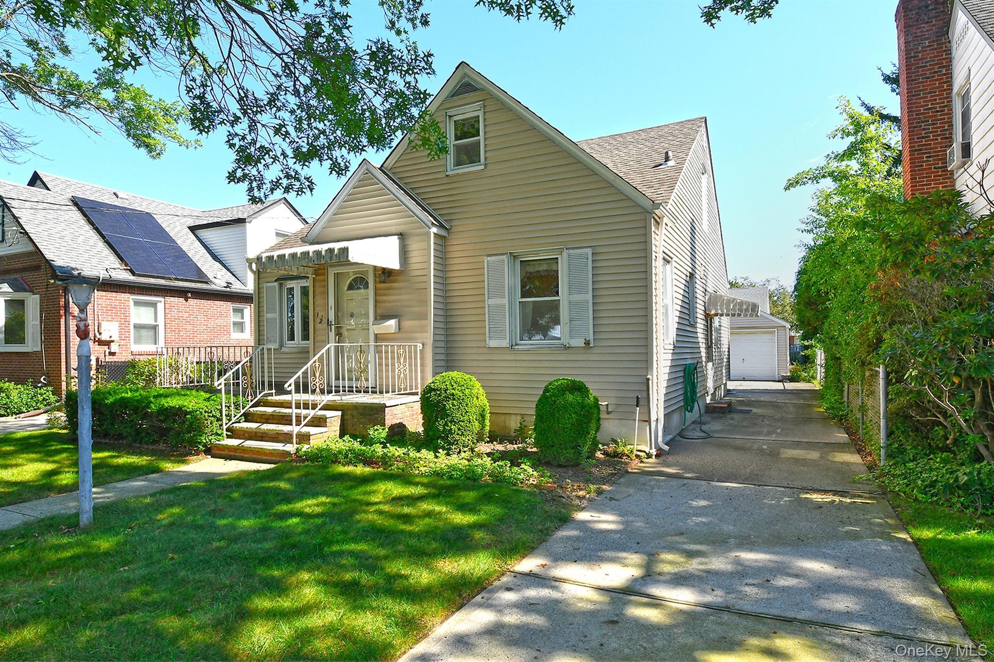 Single Family Hull Avenue Nassau County, NY 11040, MLS-1047936-3