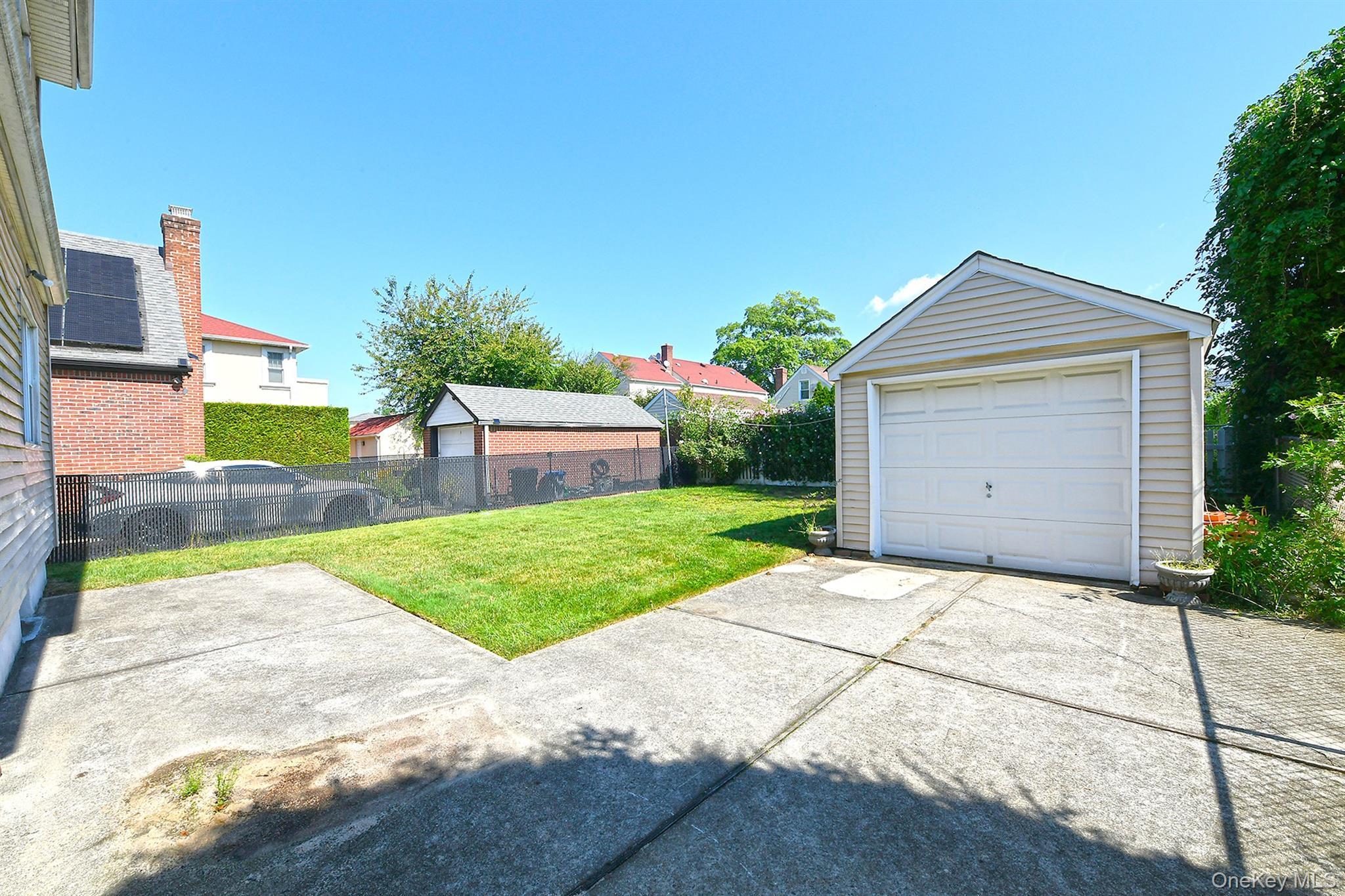 Single Family Hull Avenue Nassau County, NY 11040, MLS-1047936-32