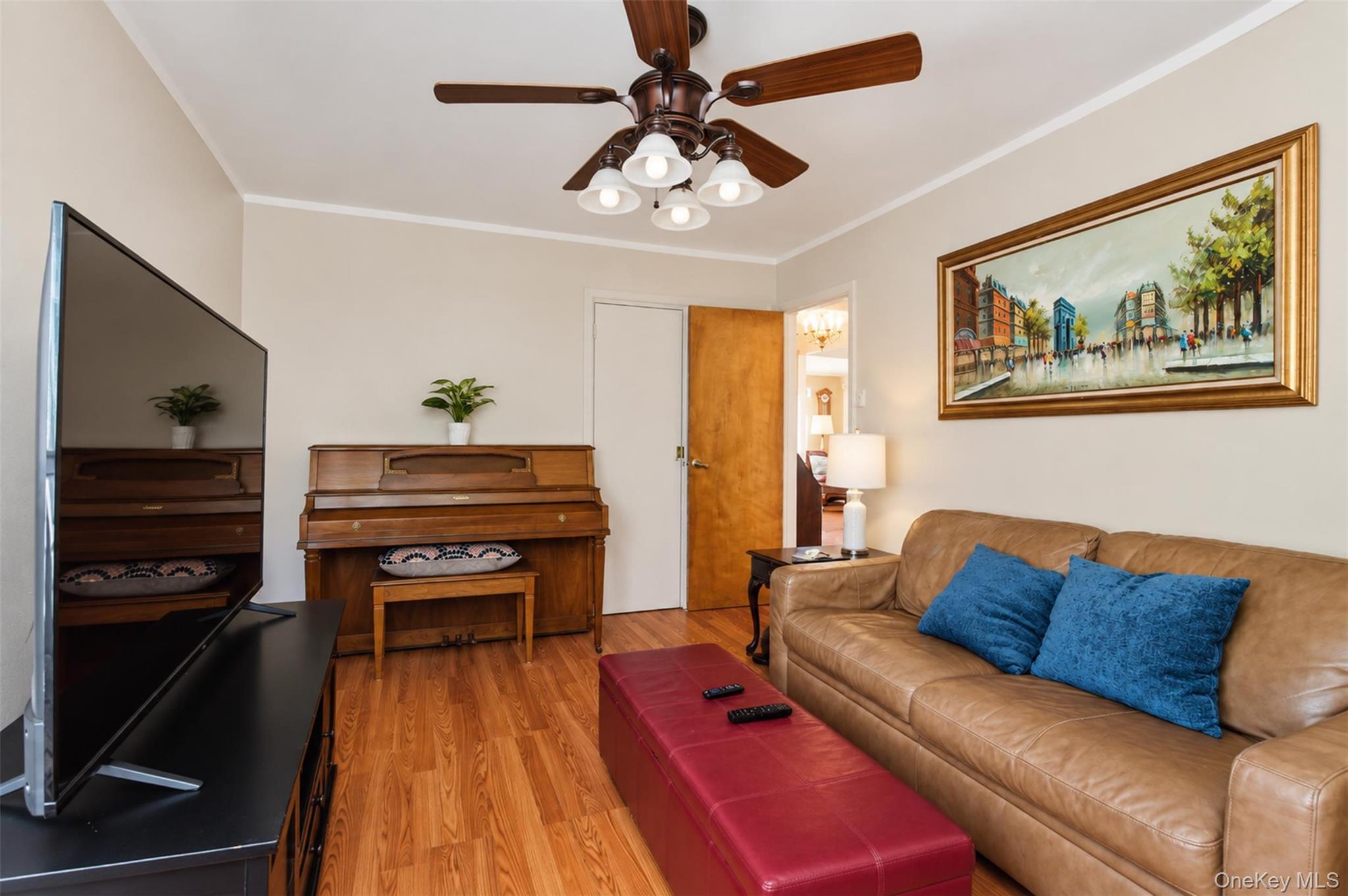Single Family Astor Avenue Bronx, NY 10469, MLS-1047949-10