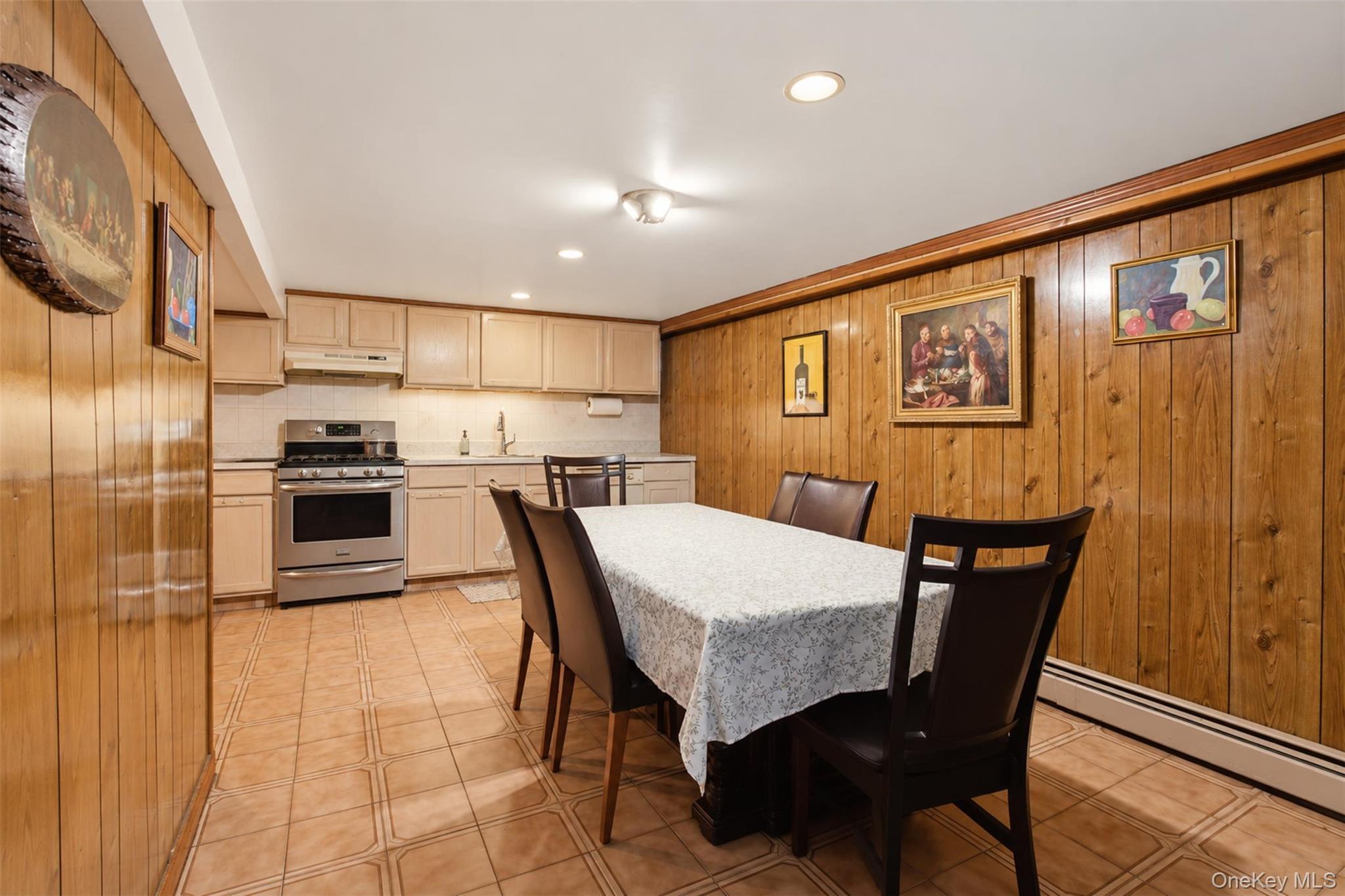 Single Family Astor Avenue Bronx, NY 10469, MLS-1047949-16