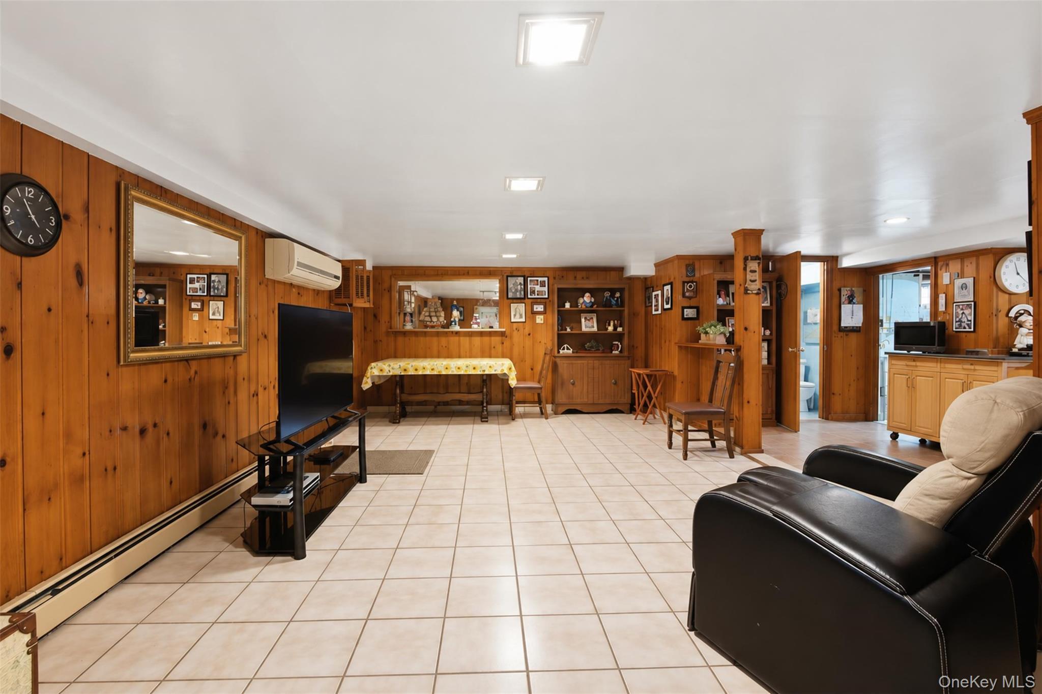 Single Family Astor Avenue Bronx, NY 10469, MLS-1047949-17