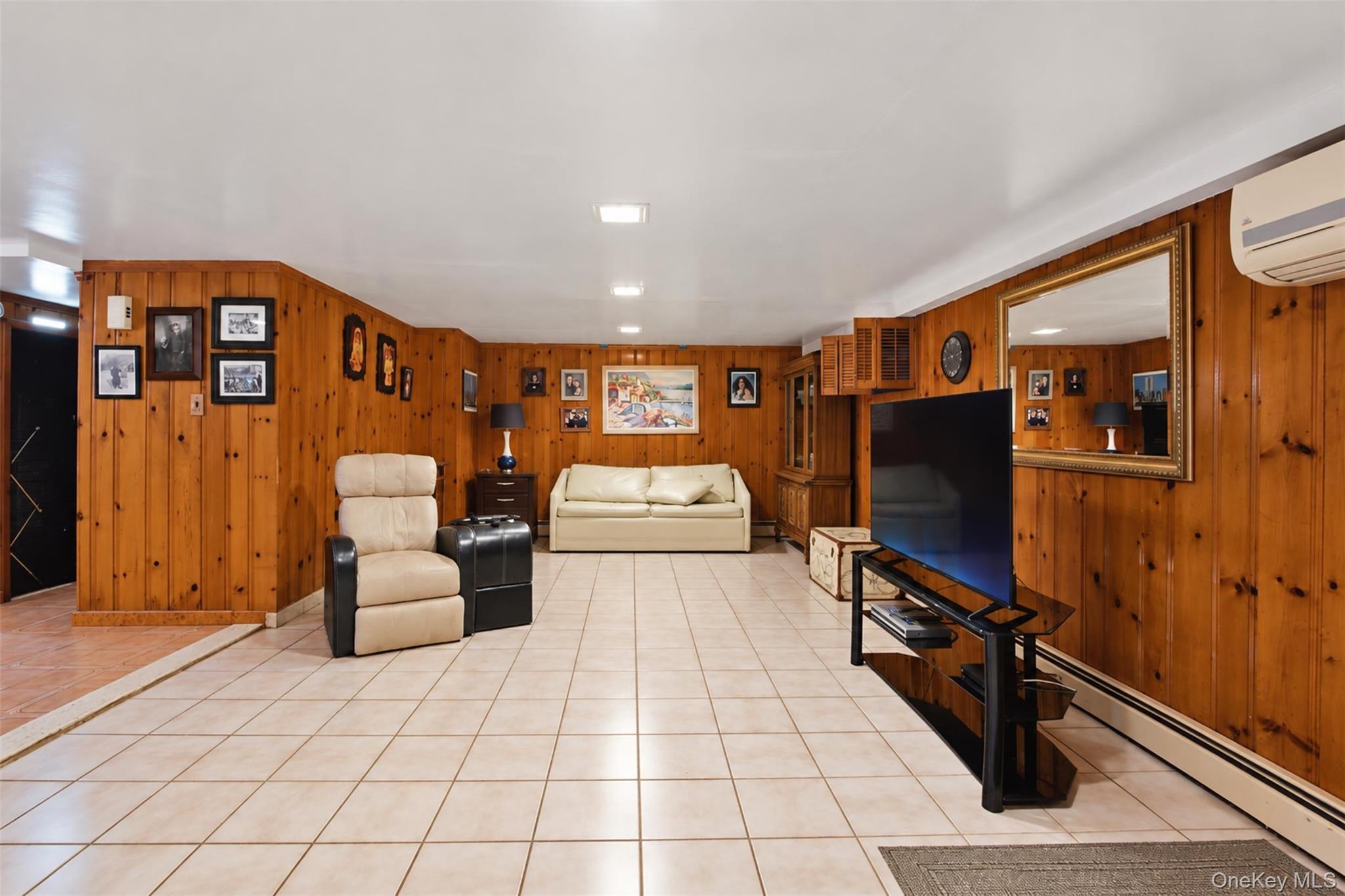 Single Family Astor Avenue Bronx, NY 10469, MLS-1047949-18