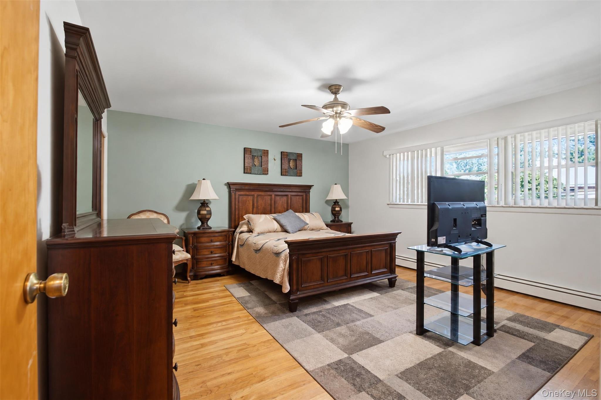Single Family Astor Avenue Bronx, NY 10469, MLS-1047949-27
