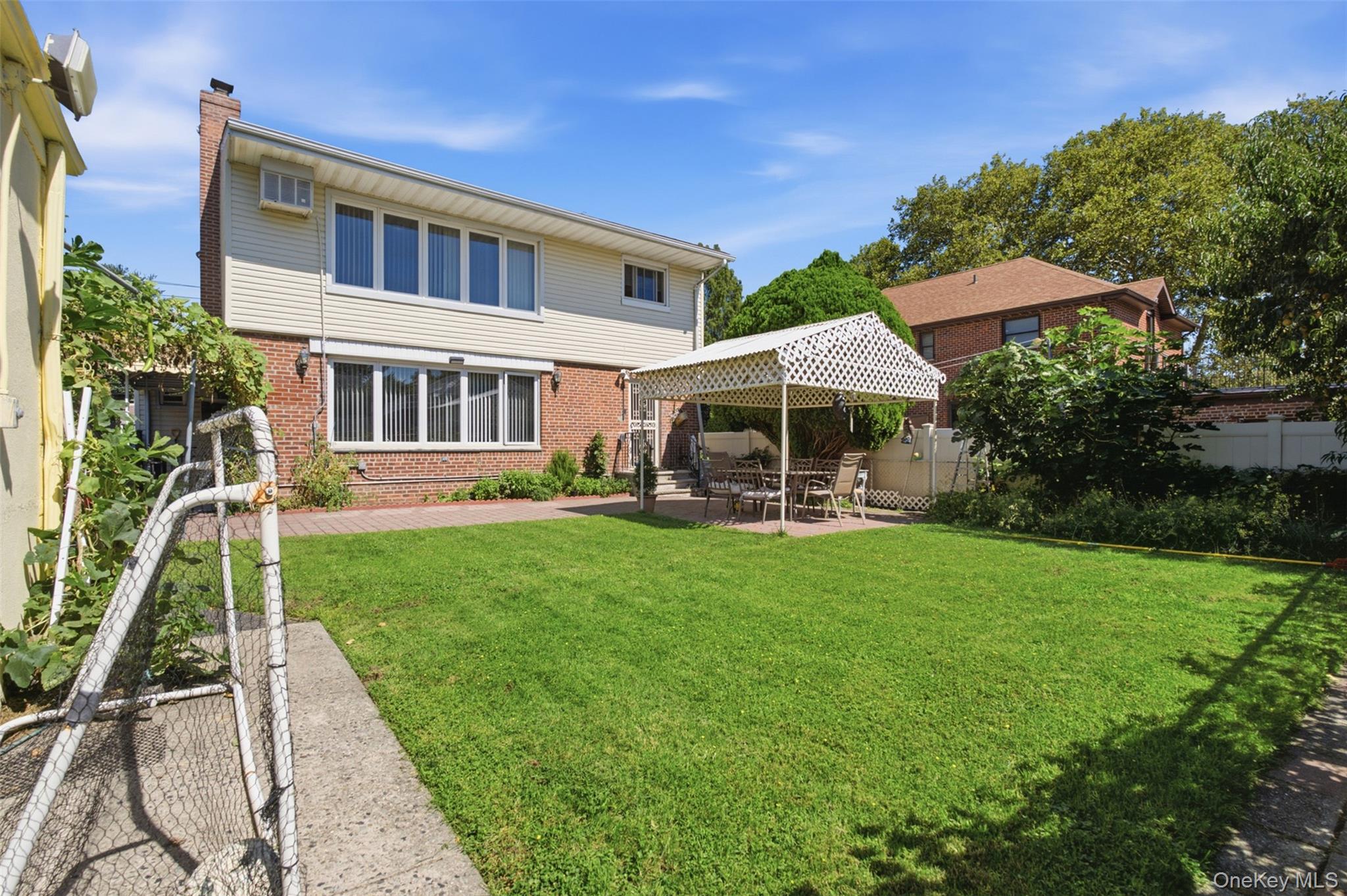 Single Family Astor Avenue Bronx, NY 10469, MLS-1047949-36