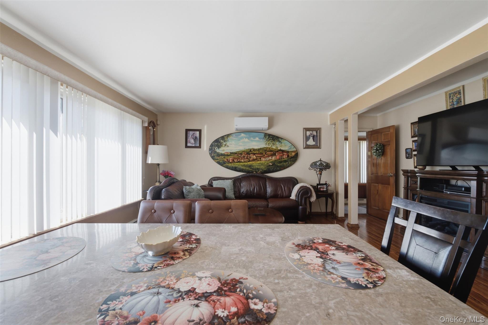 Single Family Astor Avenue Bronx, NY 10469, MLS-1047949-4