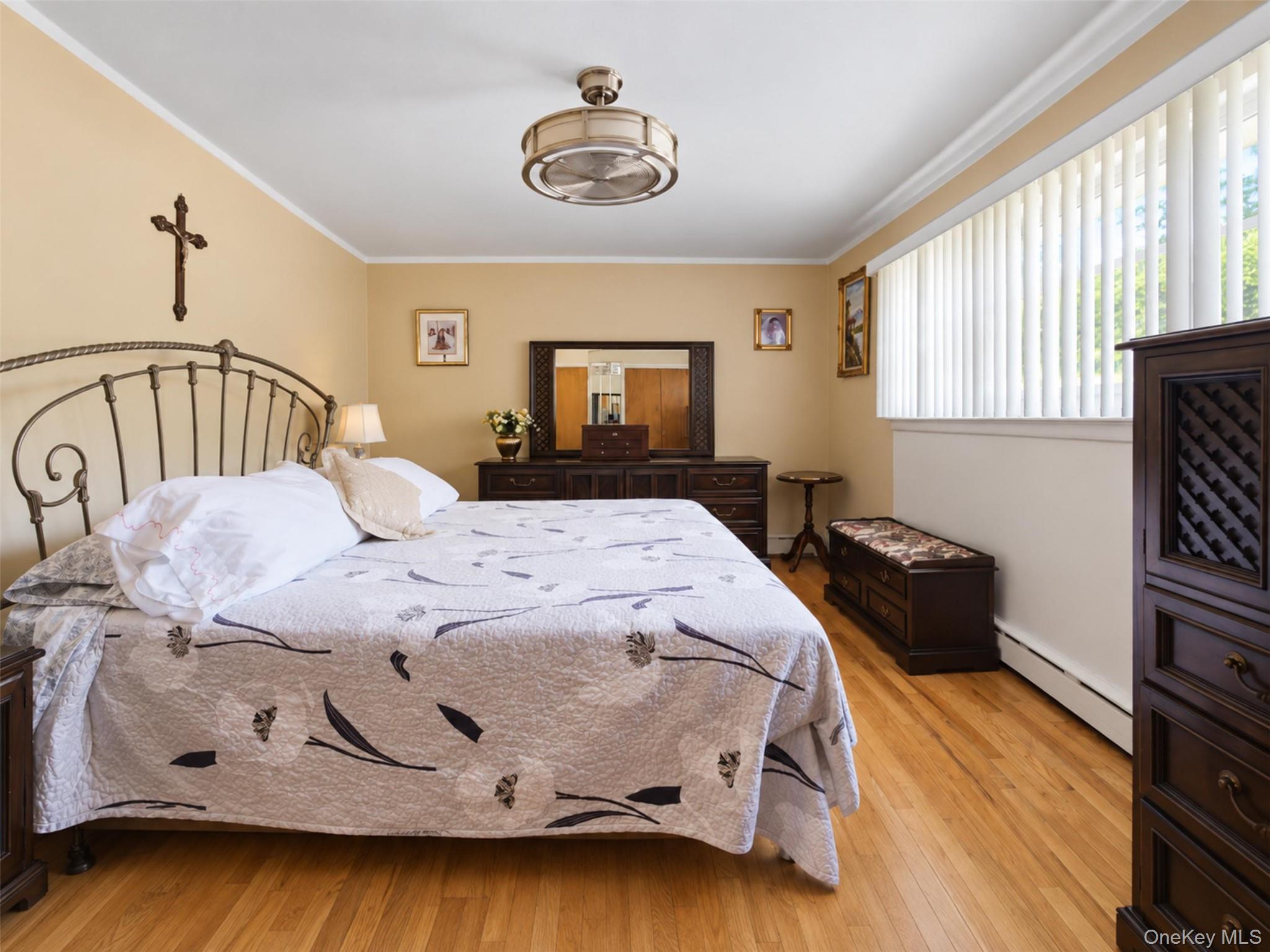 Single Family Astor Avenue Bronx, NY 10469, MLS-1047949-8