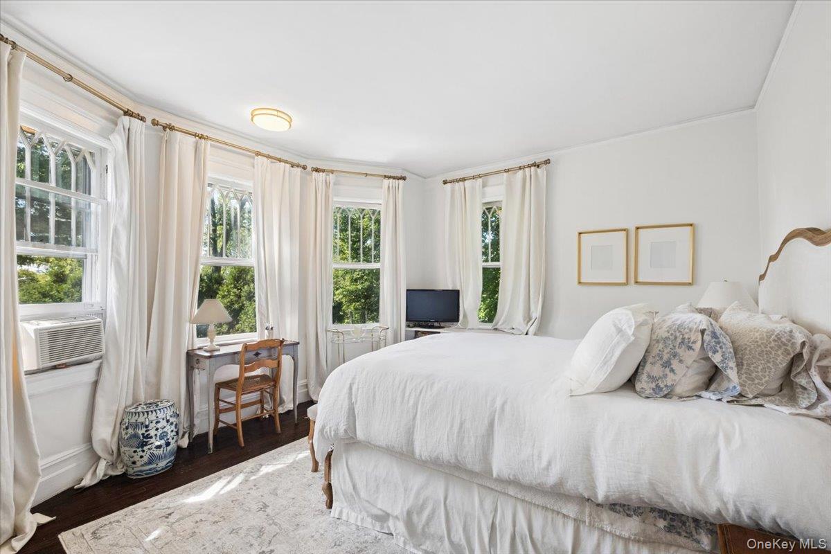 Single Family Argyll Avenue Westchester County, NY 10804, MLS-1047951-24