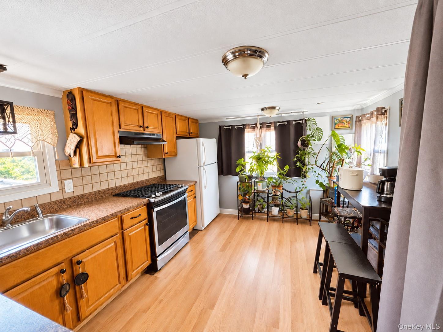 Single Family Buttercup Drive Suffolk County, NY 11716, MLS-1047953-5