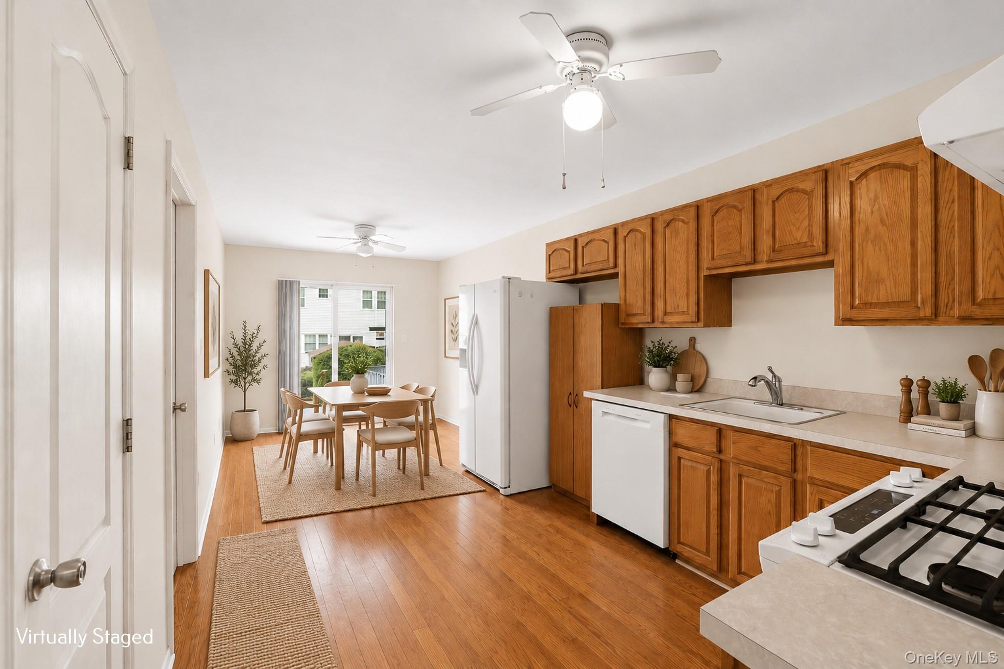 Single Family Confederation Place  Staten Island, NY 10303, MLS-1047959-3