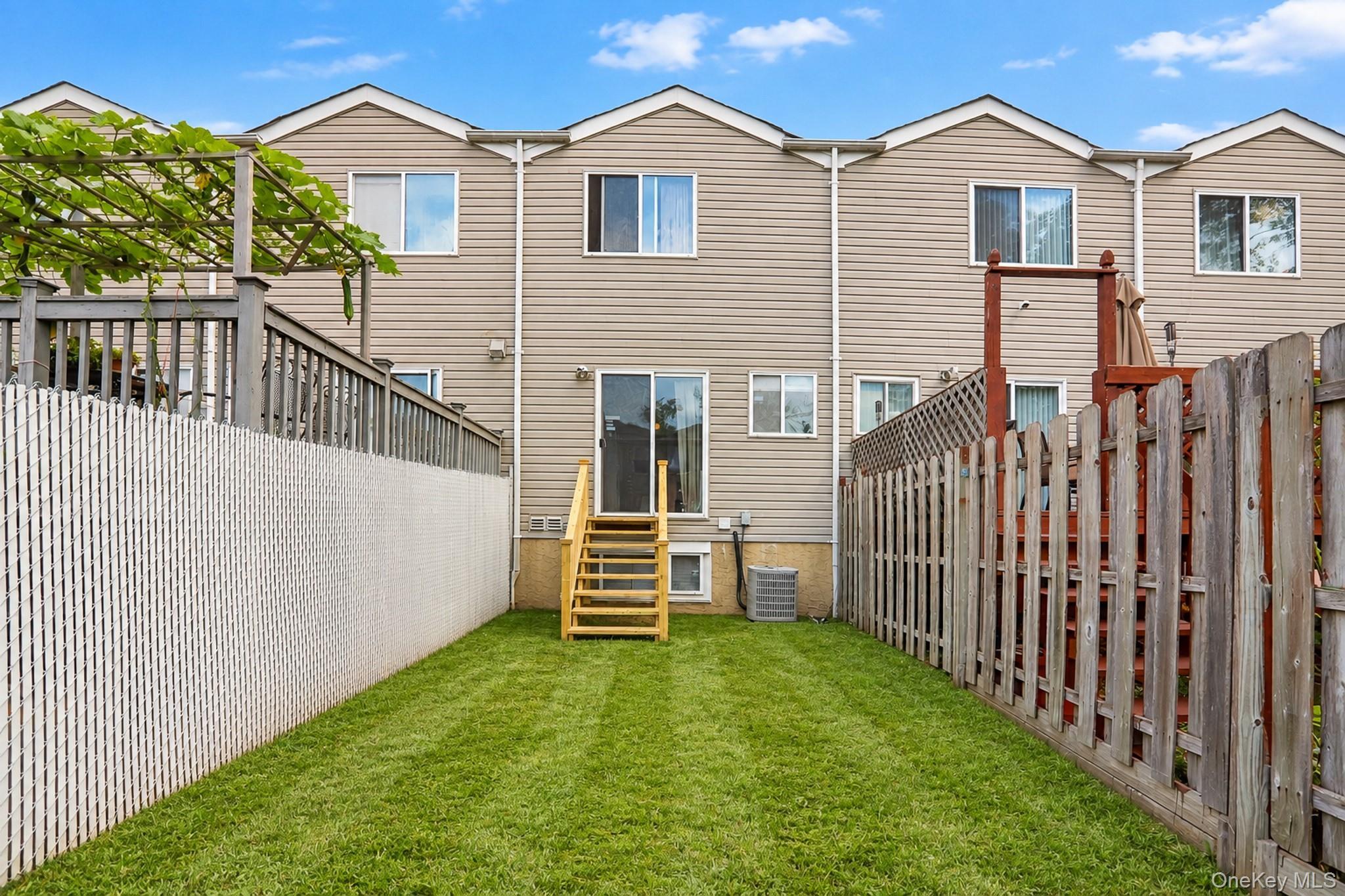 Single Family Confederation Place  Staten Island, NY 10303, MLS-1047959-9