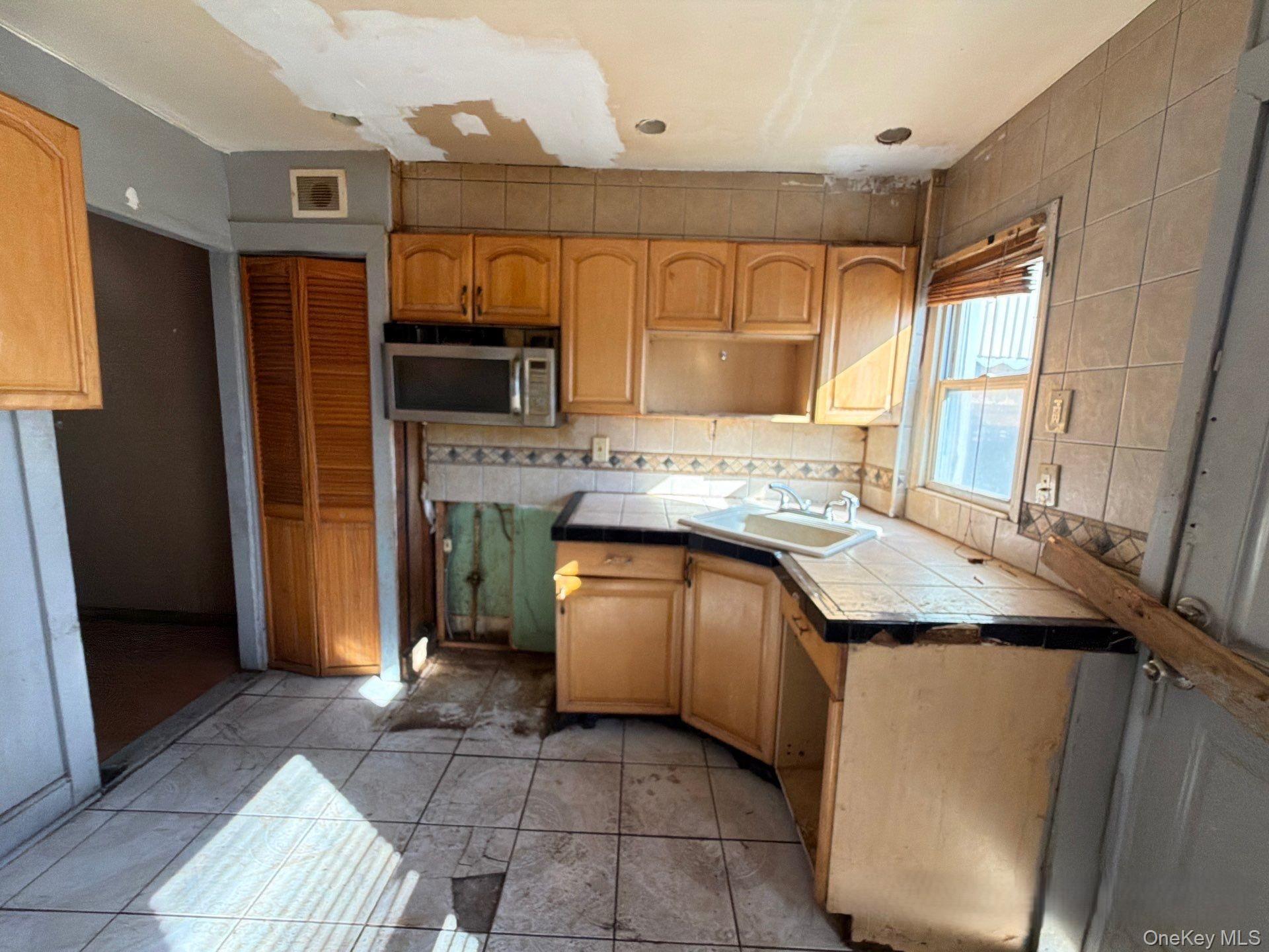 Single Family 152nd Street Queens, NY 11434, MLS-1047964-6