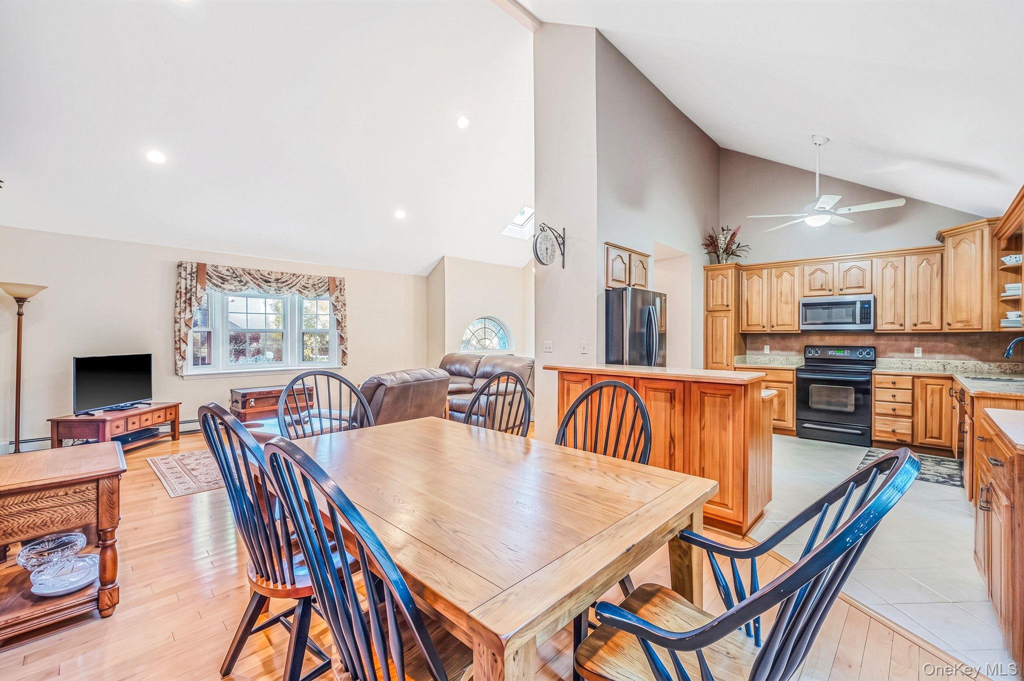 Single Family Chen Court  Suffolk County, NY 11953, MLS-1047975-14
