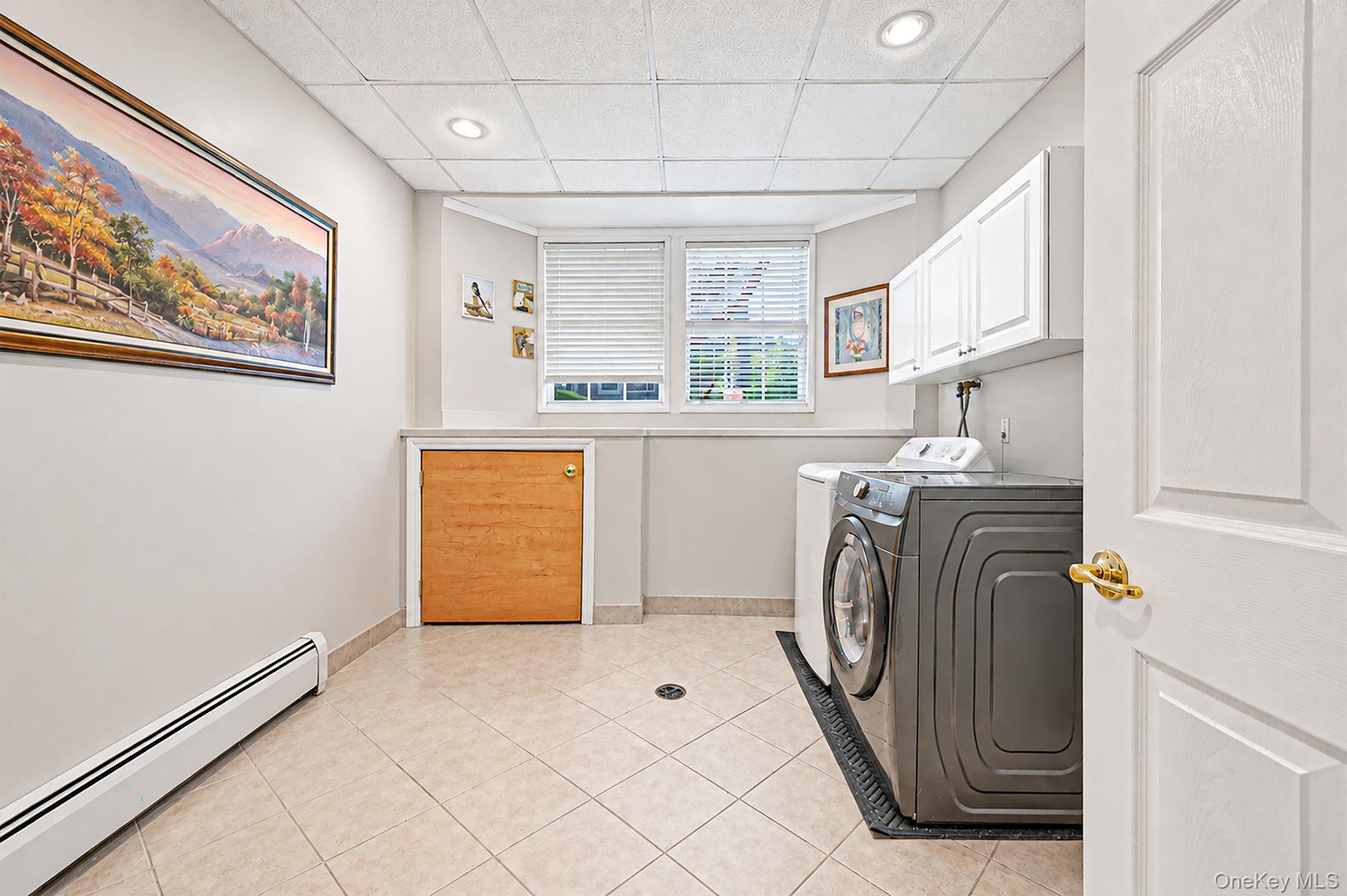 Single Family Chen Court  Suffolk County, NY 11953, MLS-1047975-35