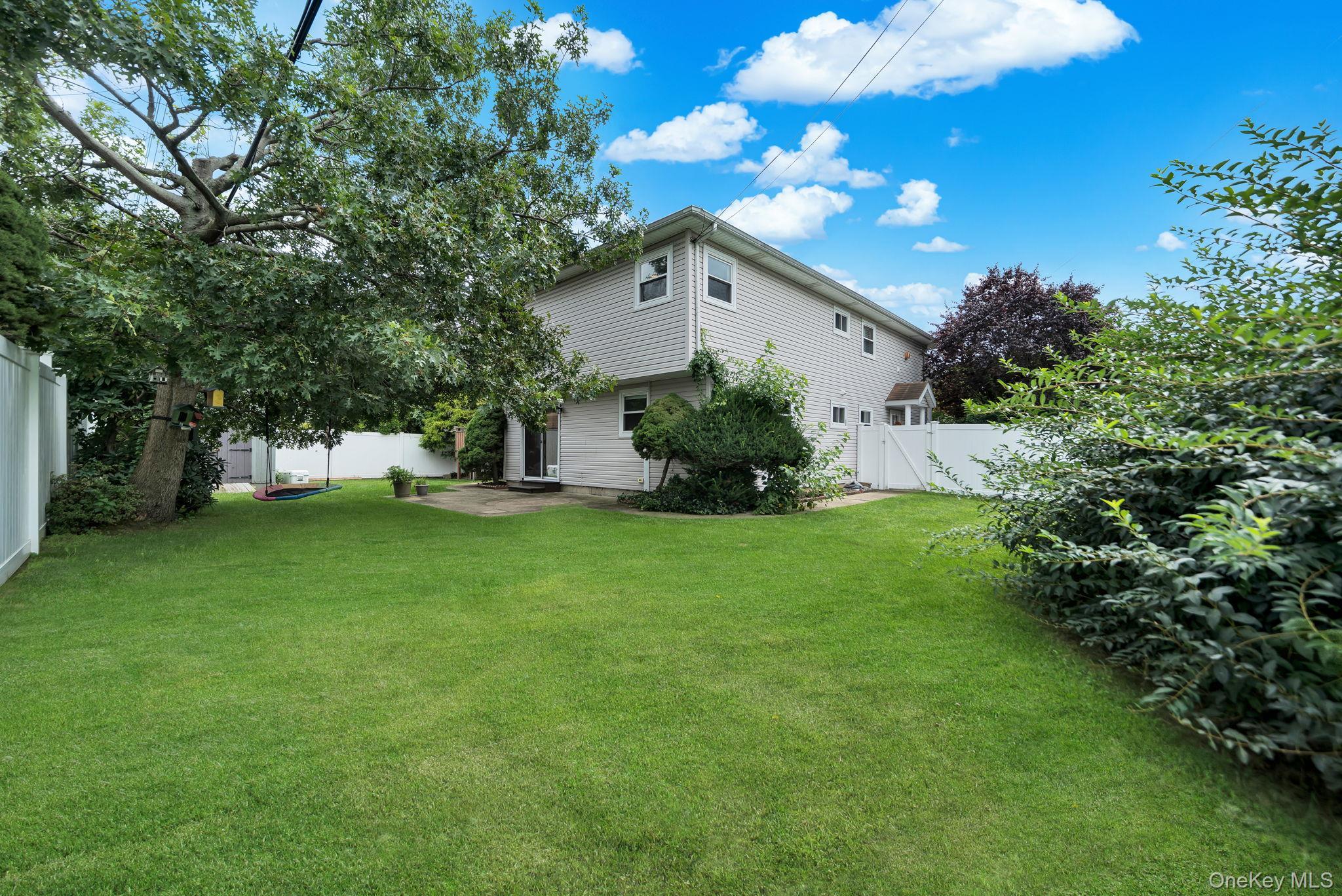 Single Family N Oak Street Nassau County, NY 11758, MLS-1047976-34