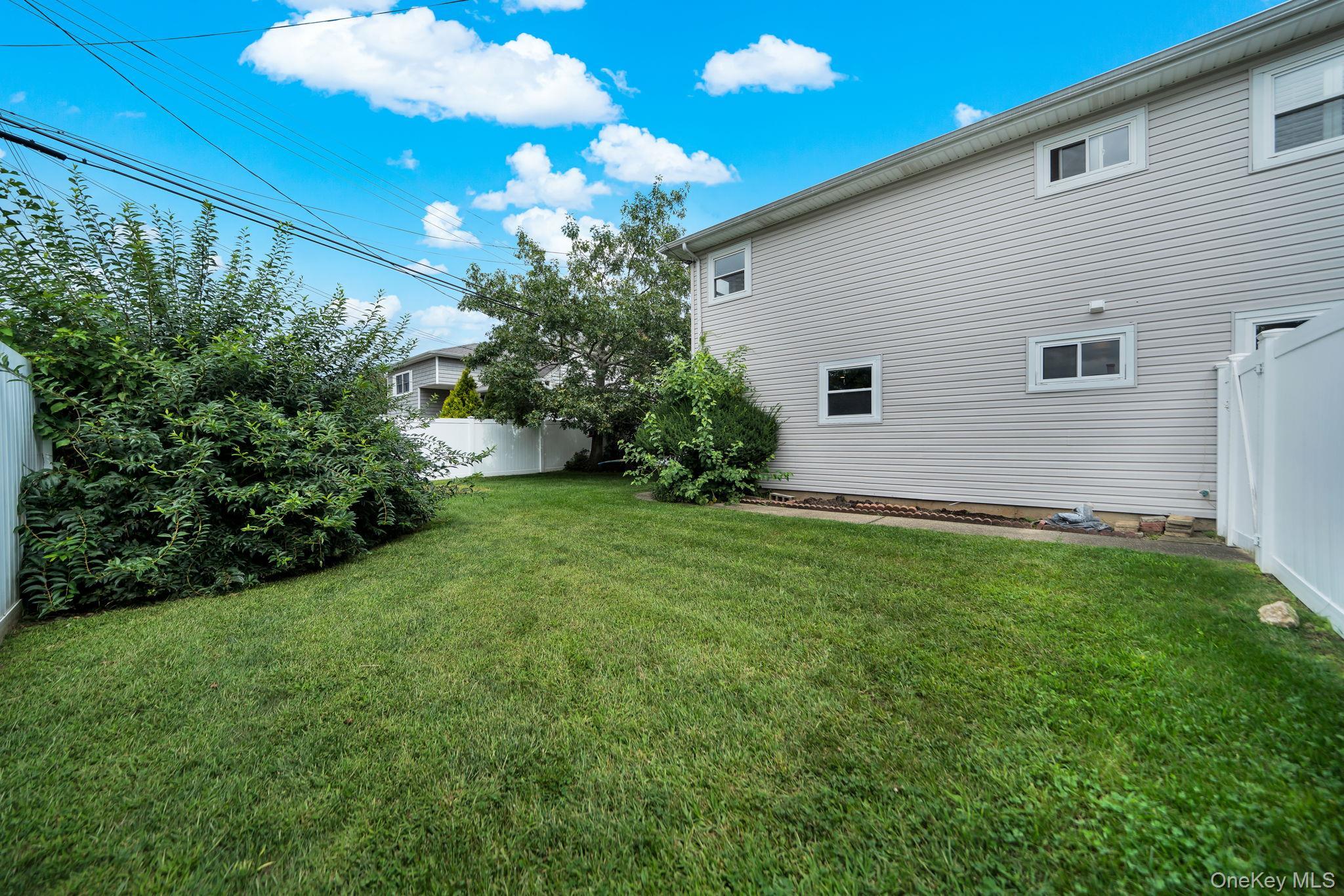 Single Family N Oak Street Nassau County, NY 11758, MLS-1047976-36