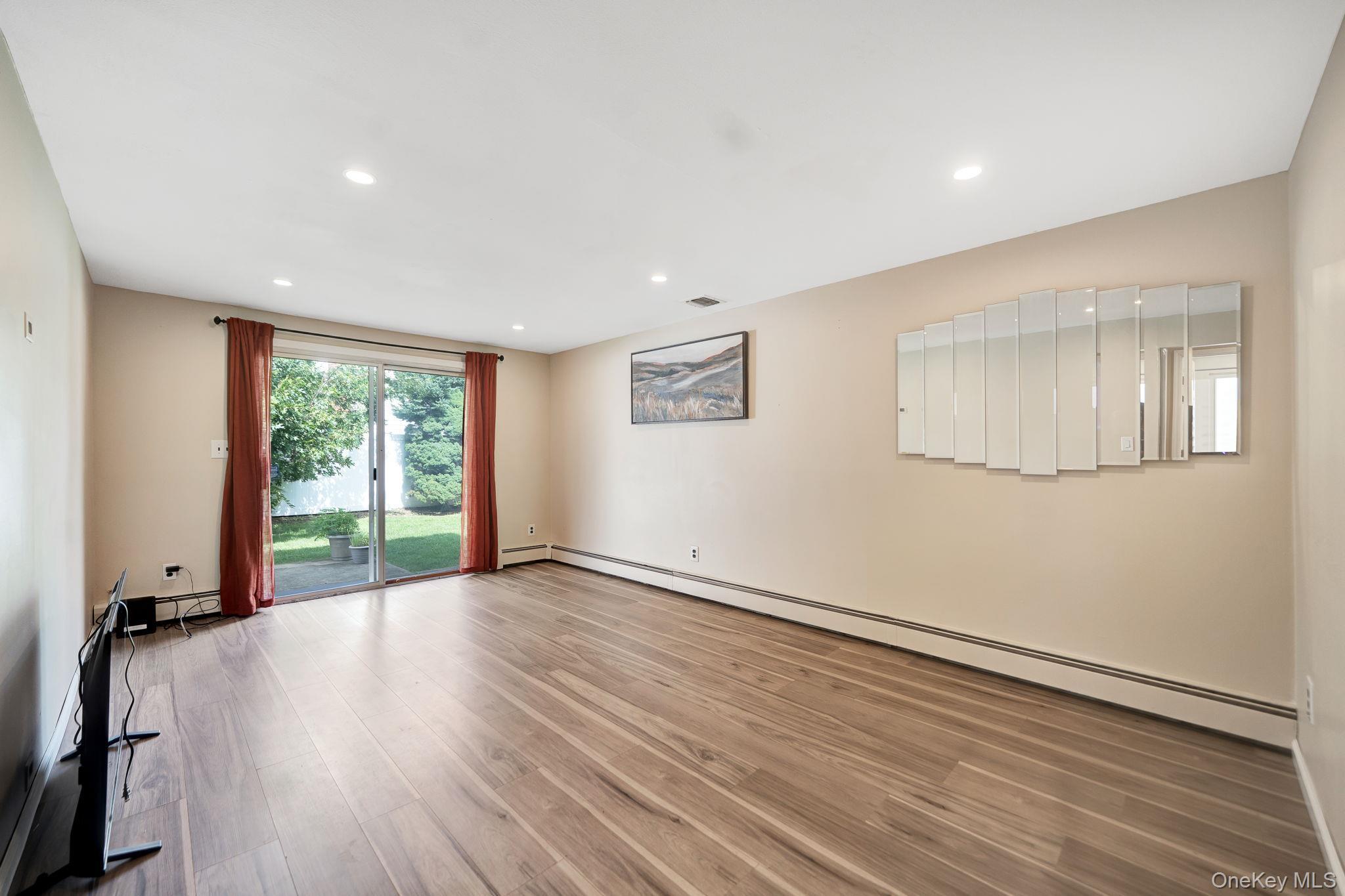 Single Family N Oak Street Nassau County, NY 11758, MLS-1047976-8