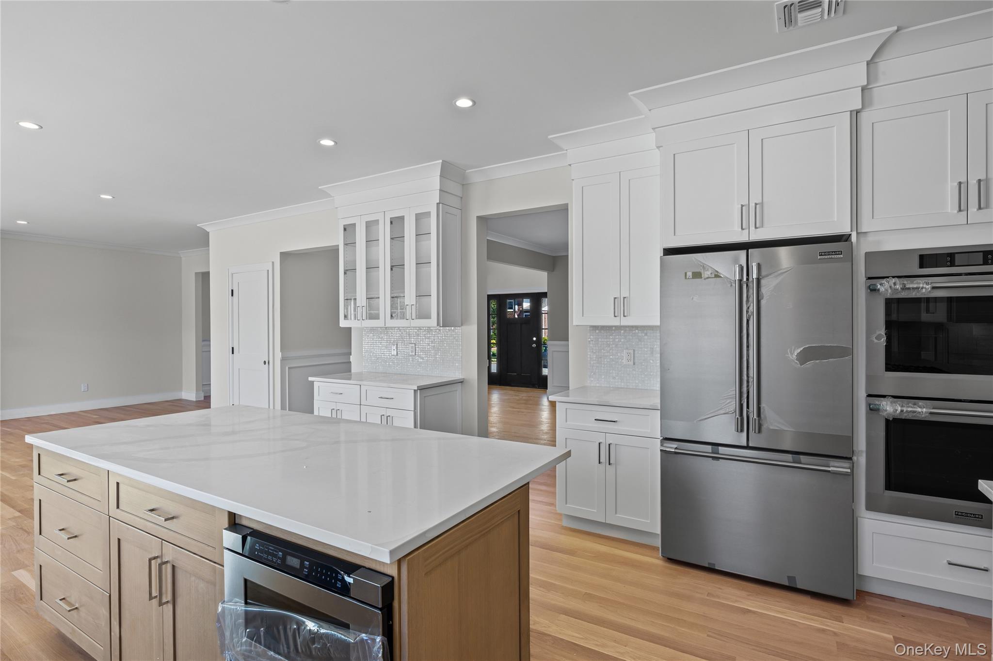 Single Family Broadway  Nassau County, NY 11762, MLS-1047977-12
