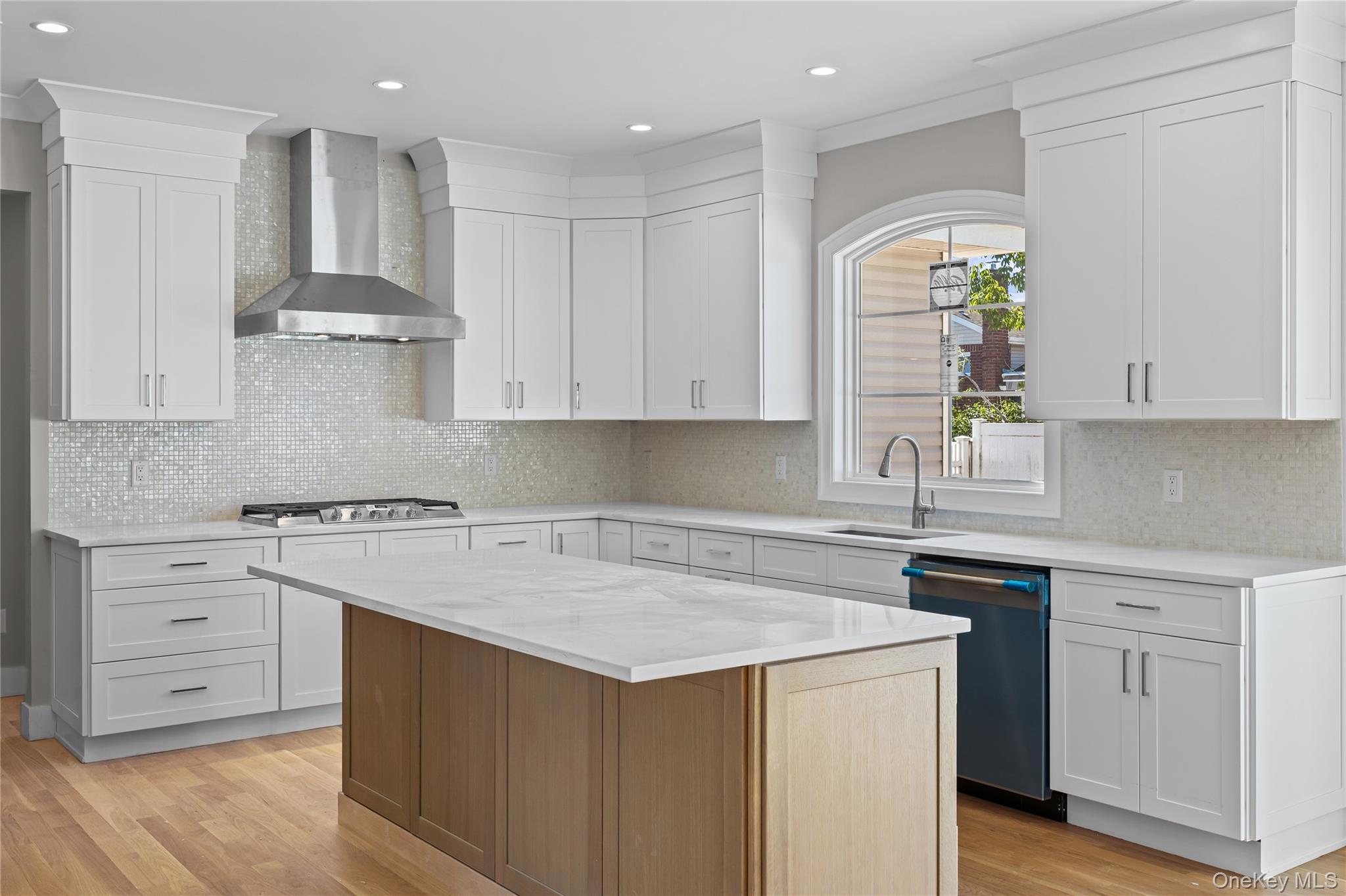 Single Family Broadway  Nassau County, NY 11762, MLS-1047977-15