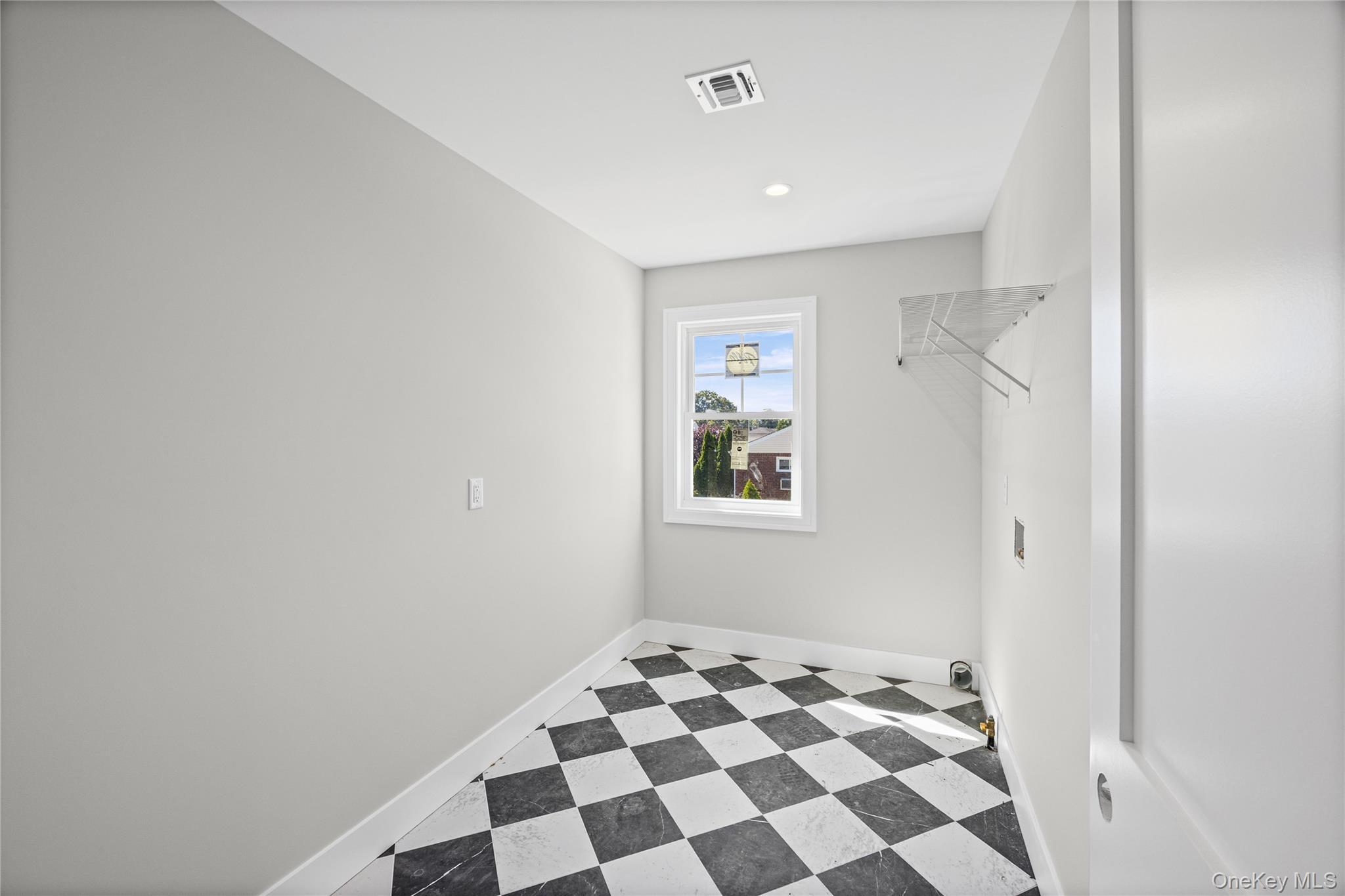 Single Family Broadway  Nassau County, NY 11762, MLS-1047977-37