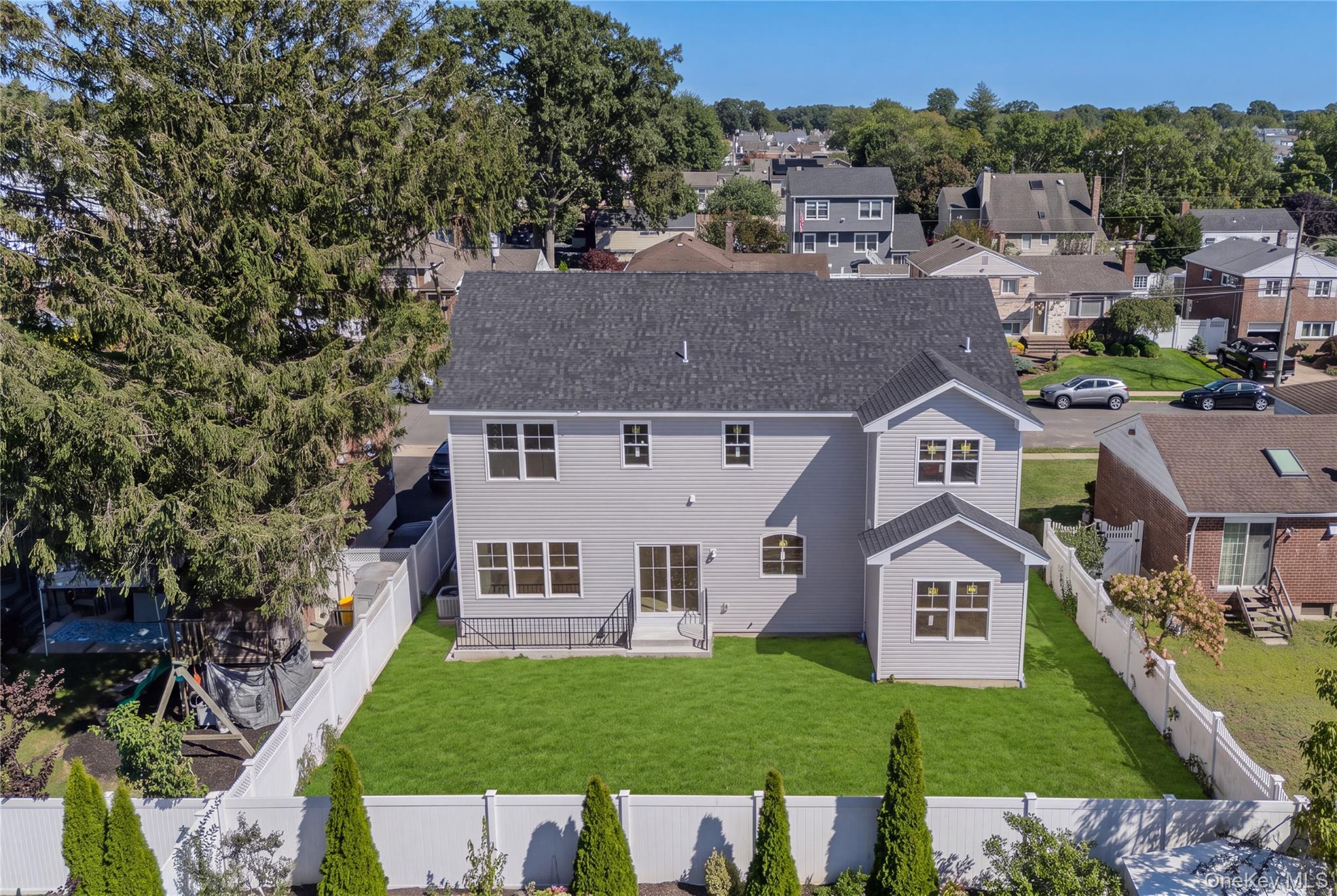 Single Family Broadway  Nassau County, NY 11762, MLS-1047977-47