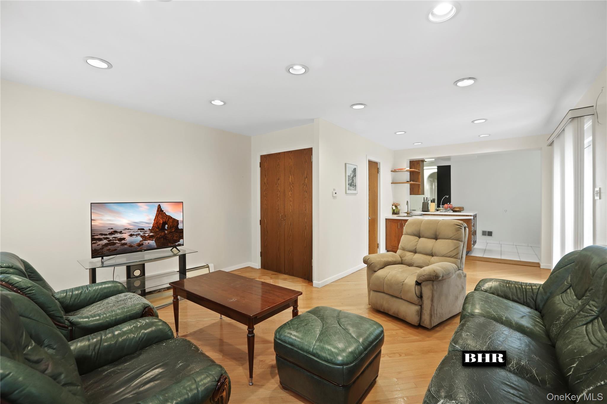 Single Family Exeter Street Brooklyn, NY 11235, MLS-1047990-16