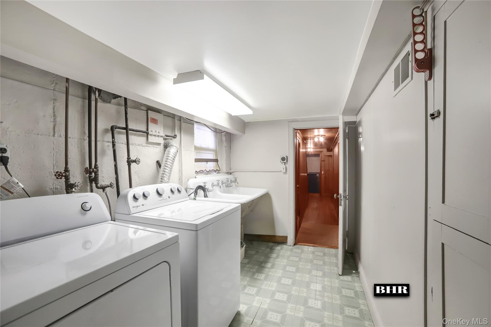 Single Family Exeter Street Brooklyn, NY 11235, MLS-1047990-28