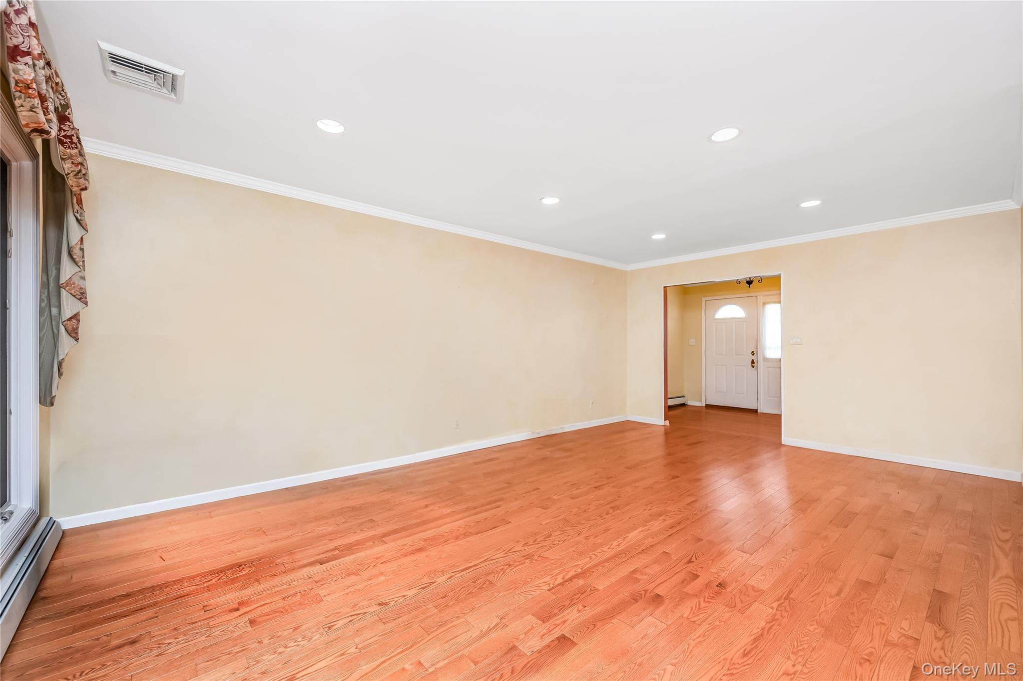 Single Family Voorhis Drive Nassau County, NY 11804, MLS-1048008-8